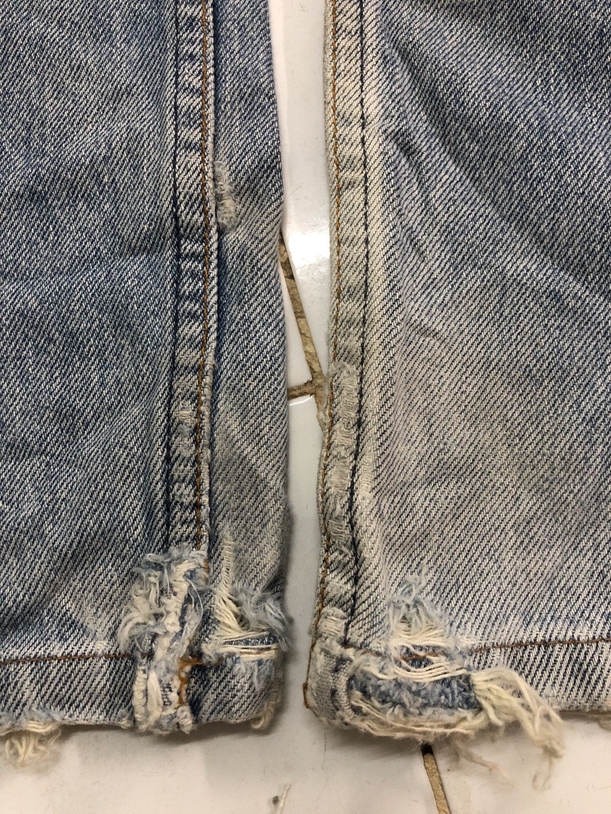 Levi's × Vintage Thrashed 📍501 Levis 90s Vintage Jean Size US 30 / EU 46 - 23 Thumbnail