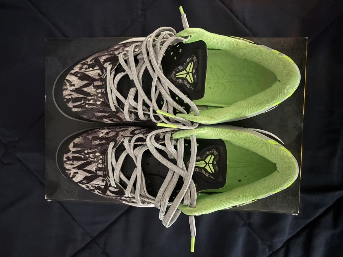 Nike Kobe 8 - Graffiti Size US 9.5 / EU 42-43 - 5 Thumbnail