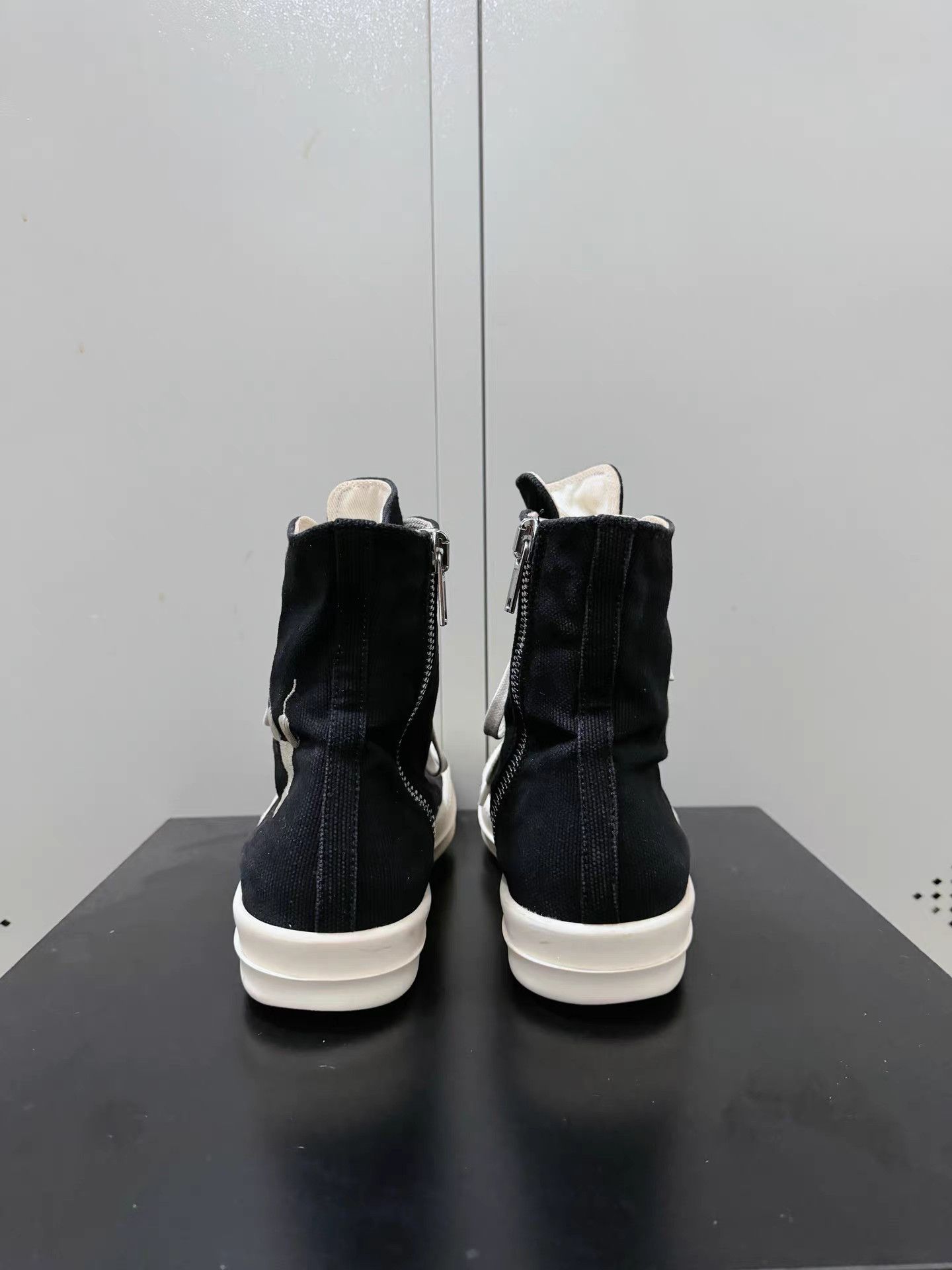 Rick Owens Rick Owens Drkshdw letter logo Converse high-top sneakers Size US 8 / EU 41 - 4 Thumbnail