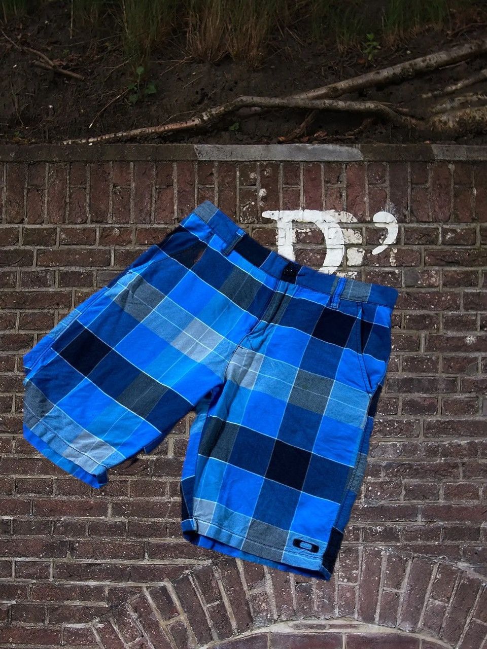 Oakley × Vintage Vintage Y2K Oakley Baggy Embroidered Logo Shorts Skate Size US 30 / EU 46 - 1 Thumbnail