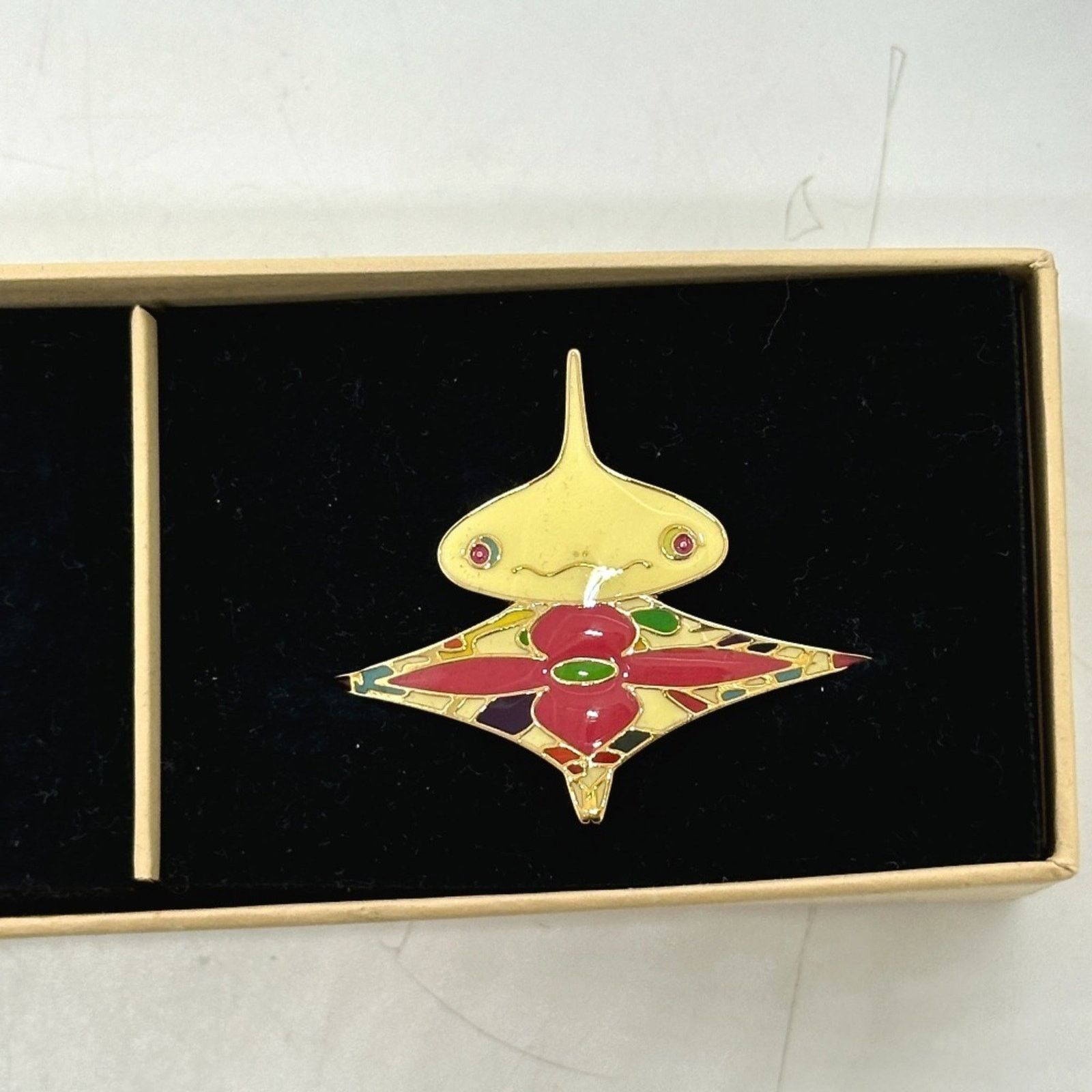 Louis Vuitton Other Metal Multi Brooches