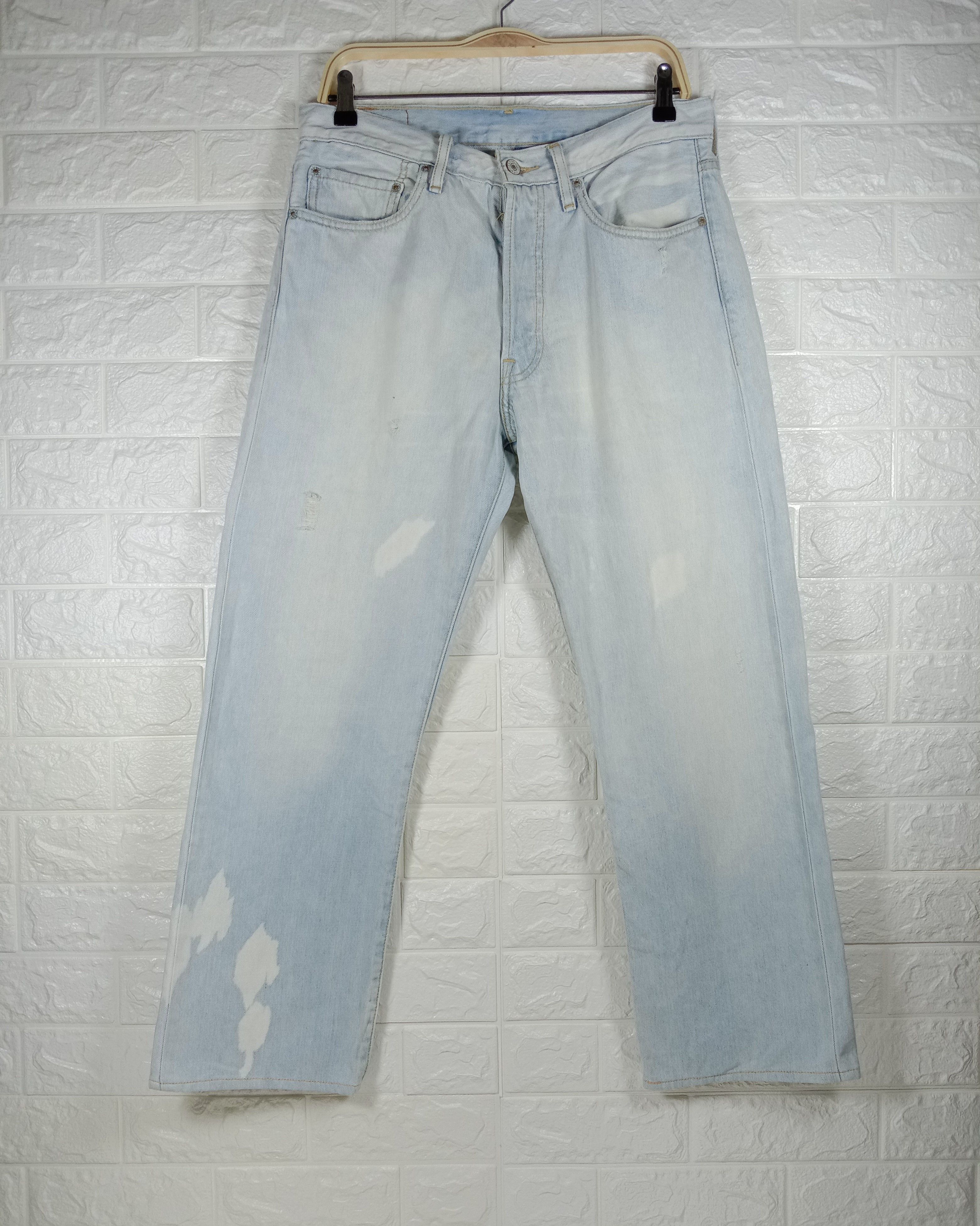 Levi's Vintage Levi’s 501 Jeans Light Wash Bleach Denim Size US 32 / EU 48 - 1 Thumbnail