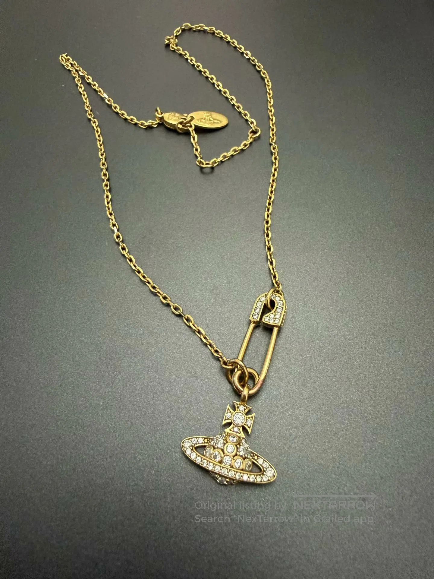 Vivienne Westwood Vivienne Westwood Saturn Brooch Necklace. Size ONE SIZE - 1 Thumbnail