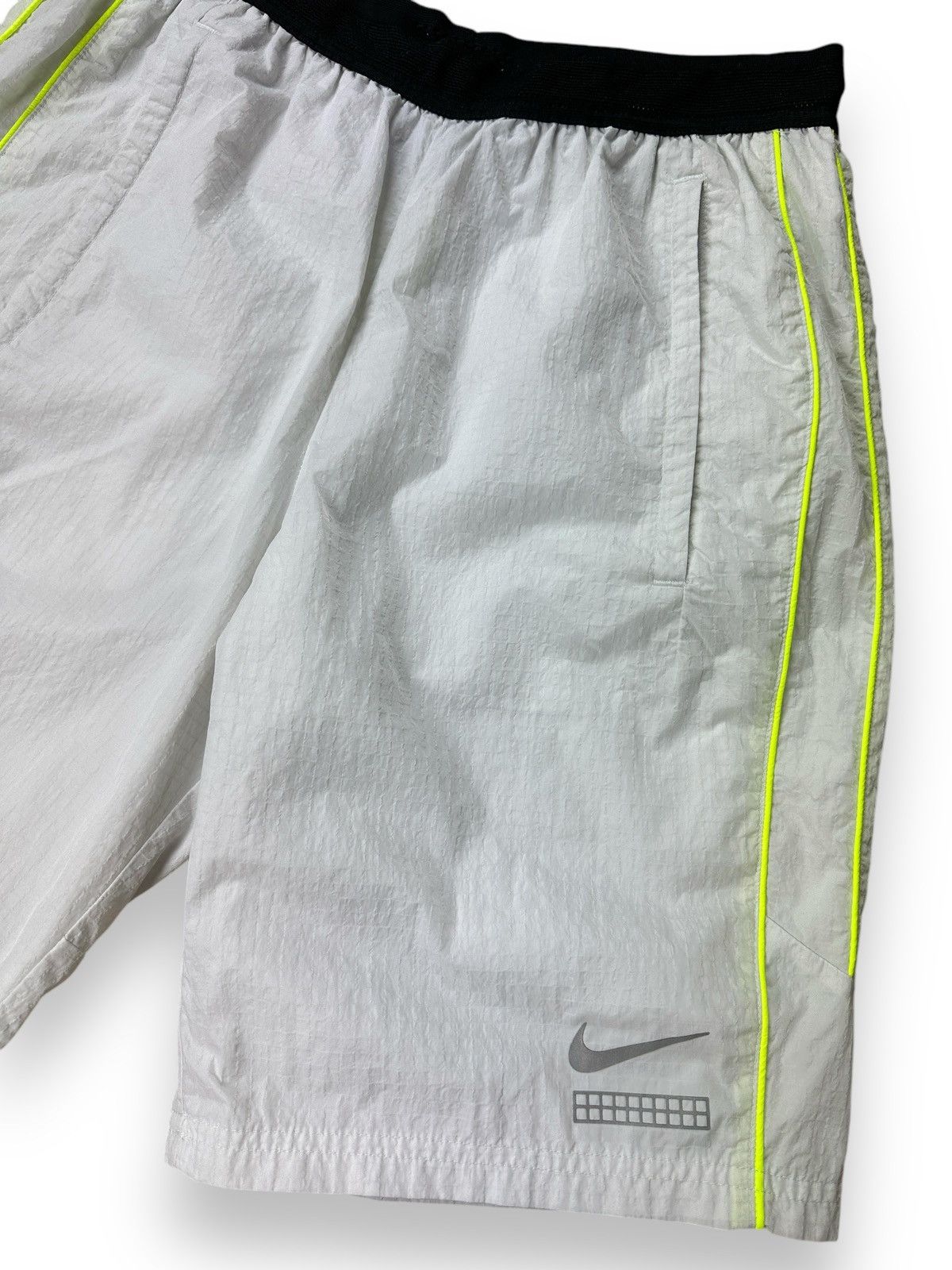 Nike Nike DNA Nylon Drill Shorts Reflective Logo Swoosh Size US 30 / EU 46 - 4 Thumbnail