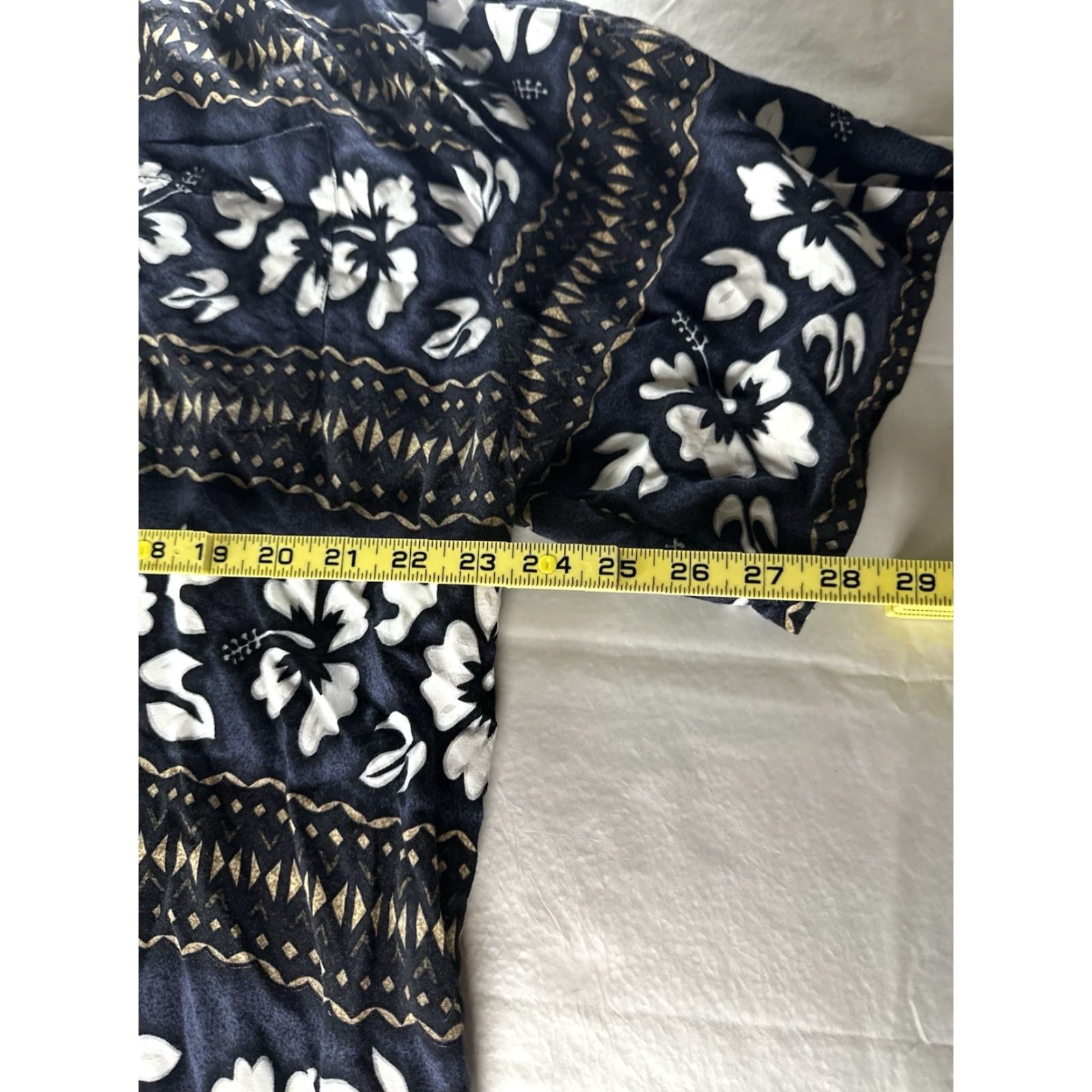 Vintage Basix Jammin Hawaiian Shirt Mens 2XL Blue Floral Short Sleeve Button-Up Casual Travel Hawaii Beach Flower Tropical Mens Size US XXL / EU 58 / 5 - 7 Thumbnail