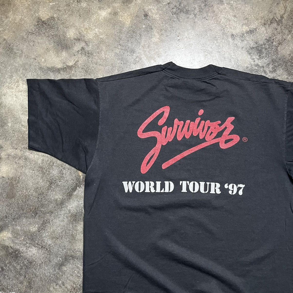 Vintage vintage 1997 survivor band faded tshirt Size US XL / EU 56 / 4 - 2 Thumbnail