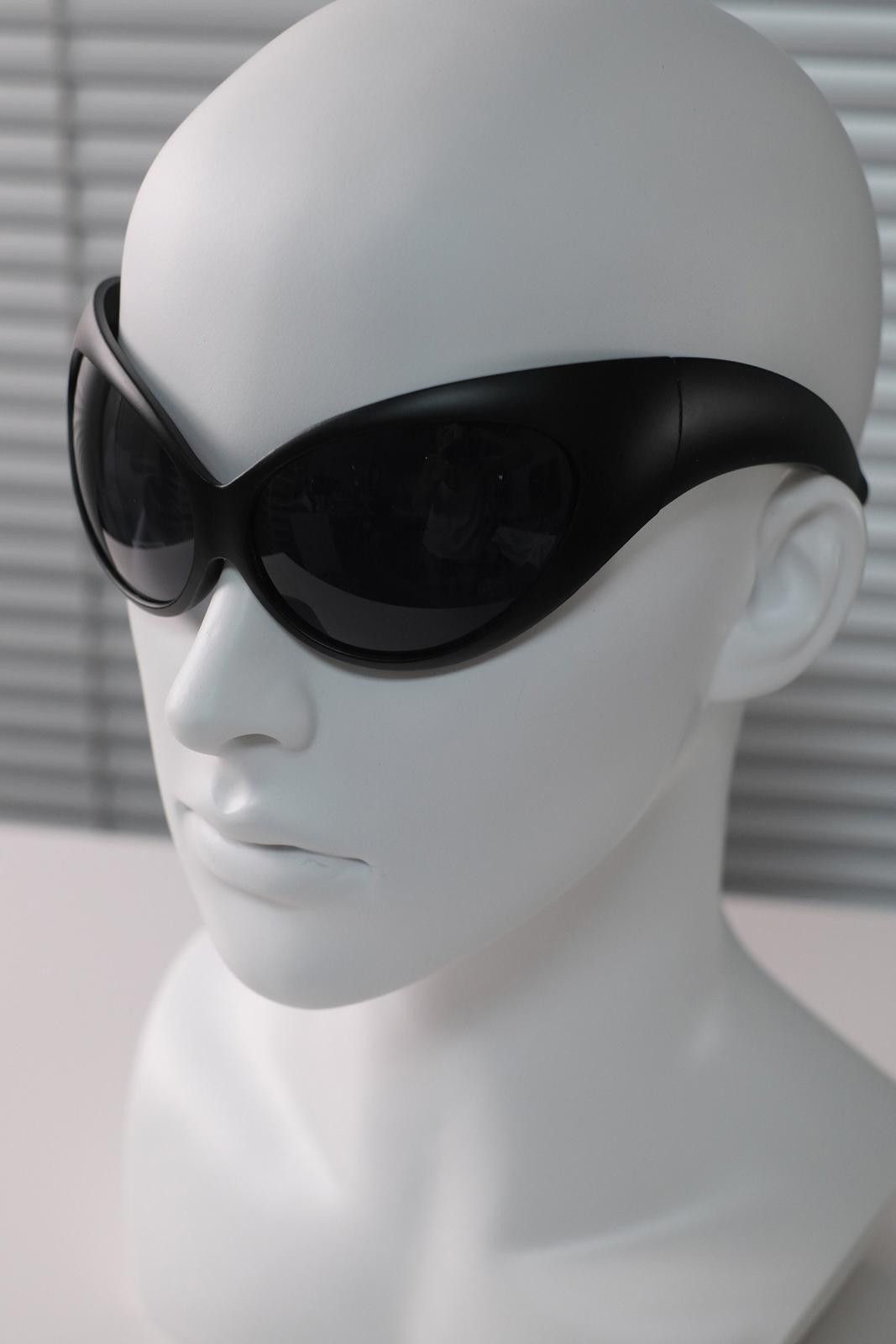 Other Y2k Vtg Avant Garde Warp Around Black Sunglasses Unisex OS Size ONE SIZE - 4 Thumbnail
