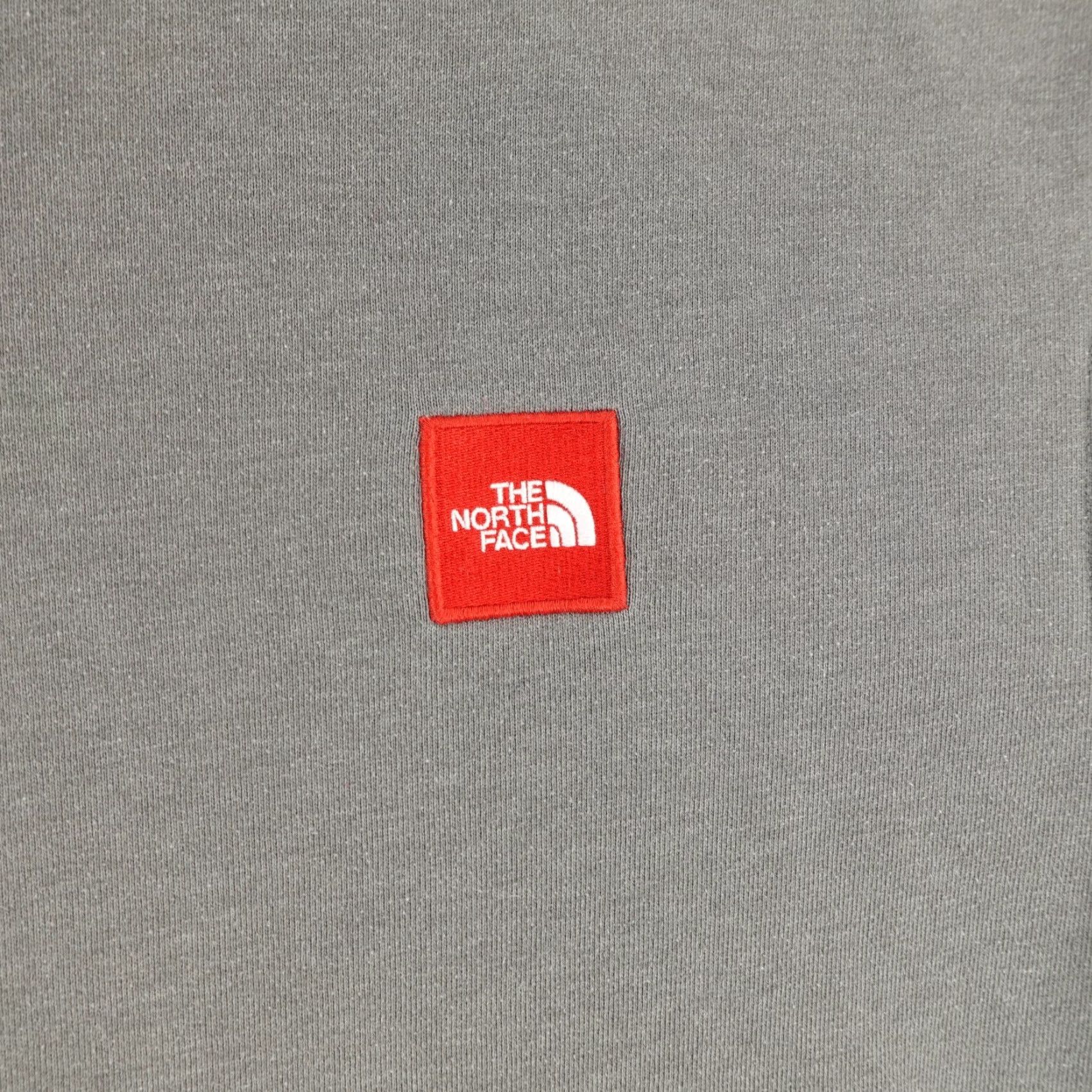 The North Face The North Face Hoodie Mens Small Gray Pullover Sweatshirt Hoodie Sweater Sweatshirt Outdoor Hiking Pockets Logo Graphic Print Cotton Polyester Fleece Size US S / EU 44-46 / 1 - 3 Thumbnail