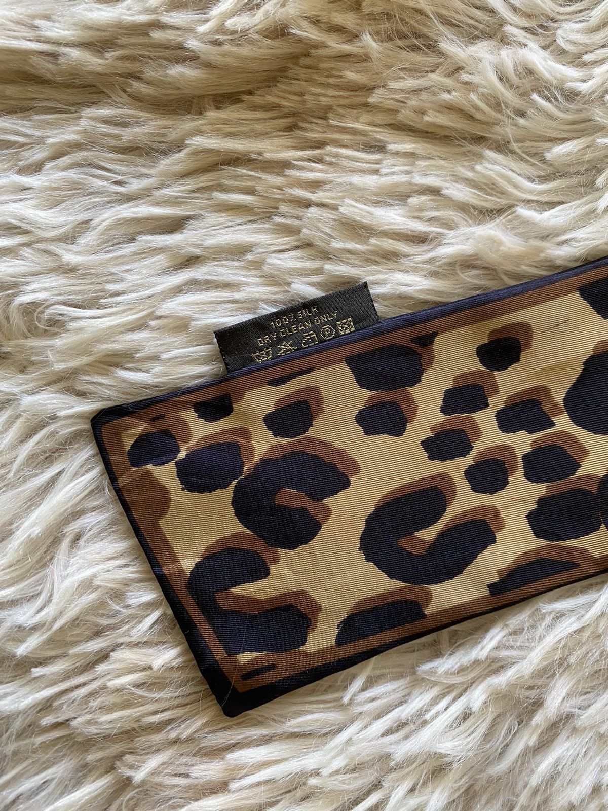 Louis Vuitton × Stephen Sprouse Louis Vuitton x Stephen Sprouse Silk Bandeau Scarf Size ONE SIZE - 4 Thumbnail