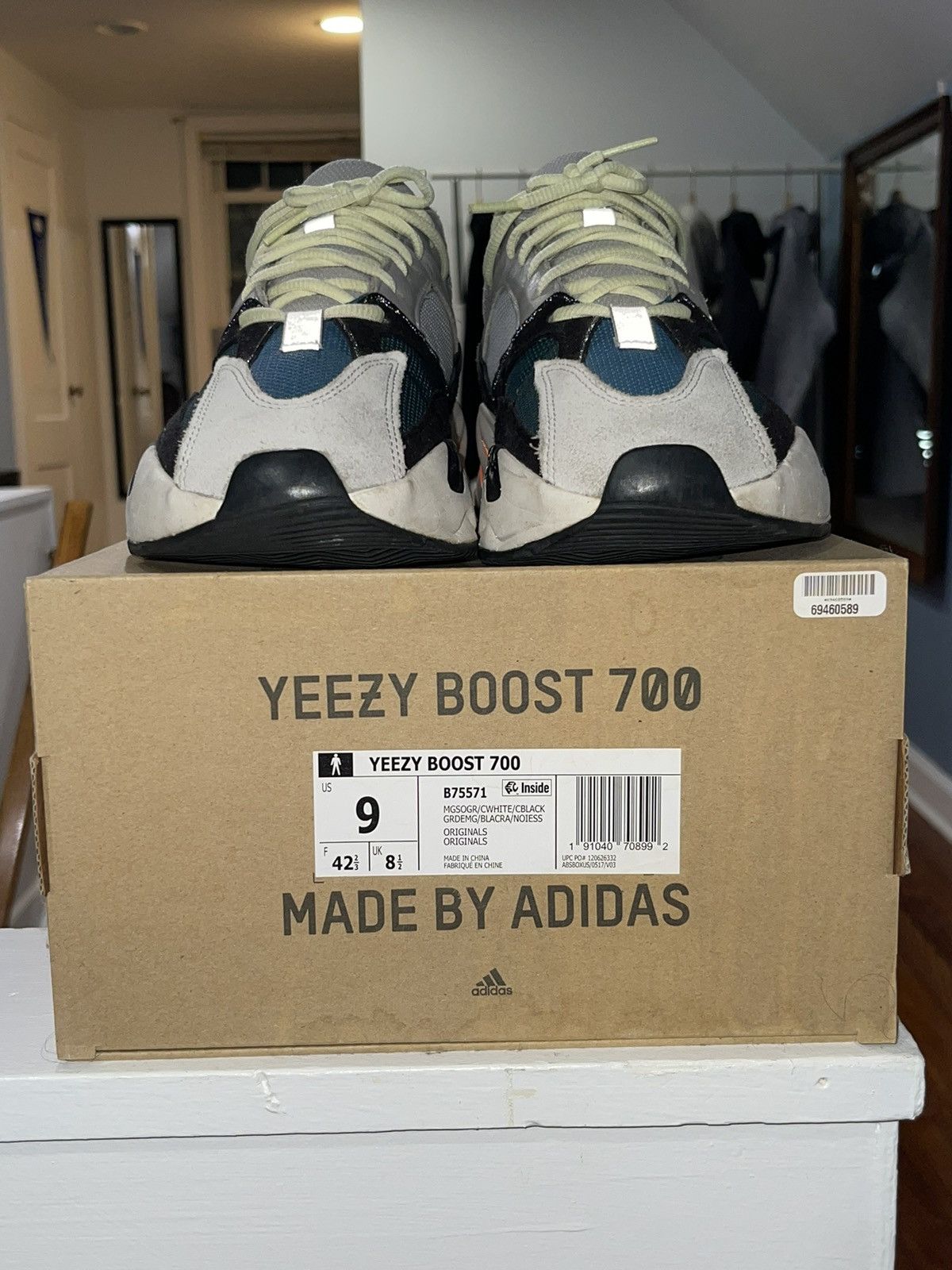 Adidas Yeezy Boost 700 OG Waverunner 2017