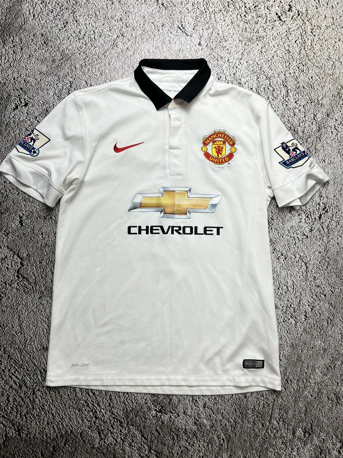 Nike 2014-2015 Manchester United Luke Shaw nike jersey Size US M / EU 48-50 / 2 - 2 Thumbnail