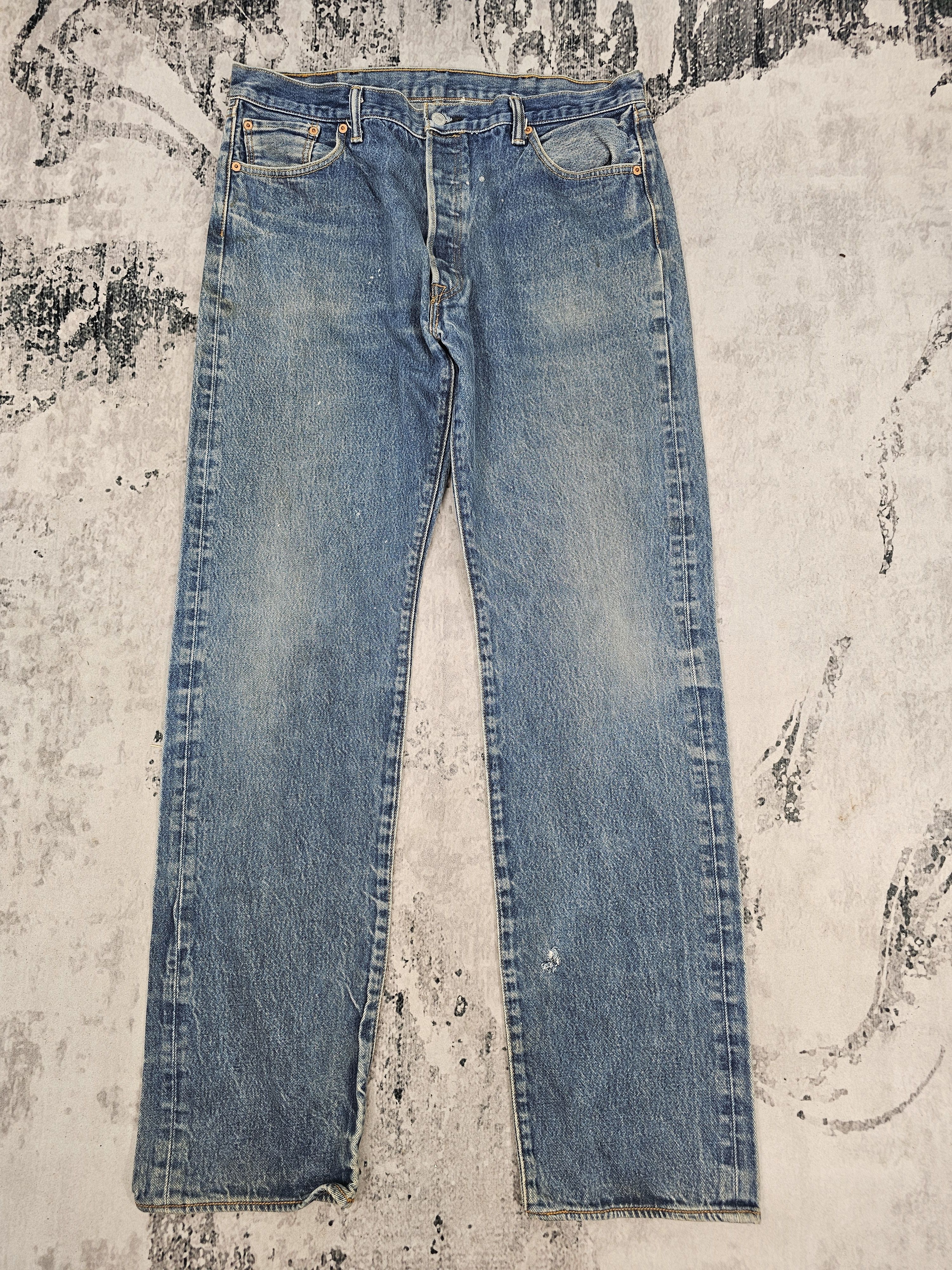 Levi's Vintage LEVIS 501 Medium Wash Blue Jeans L0456 Size 37X34 Size US 37 - 1 Thumbnail
