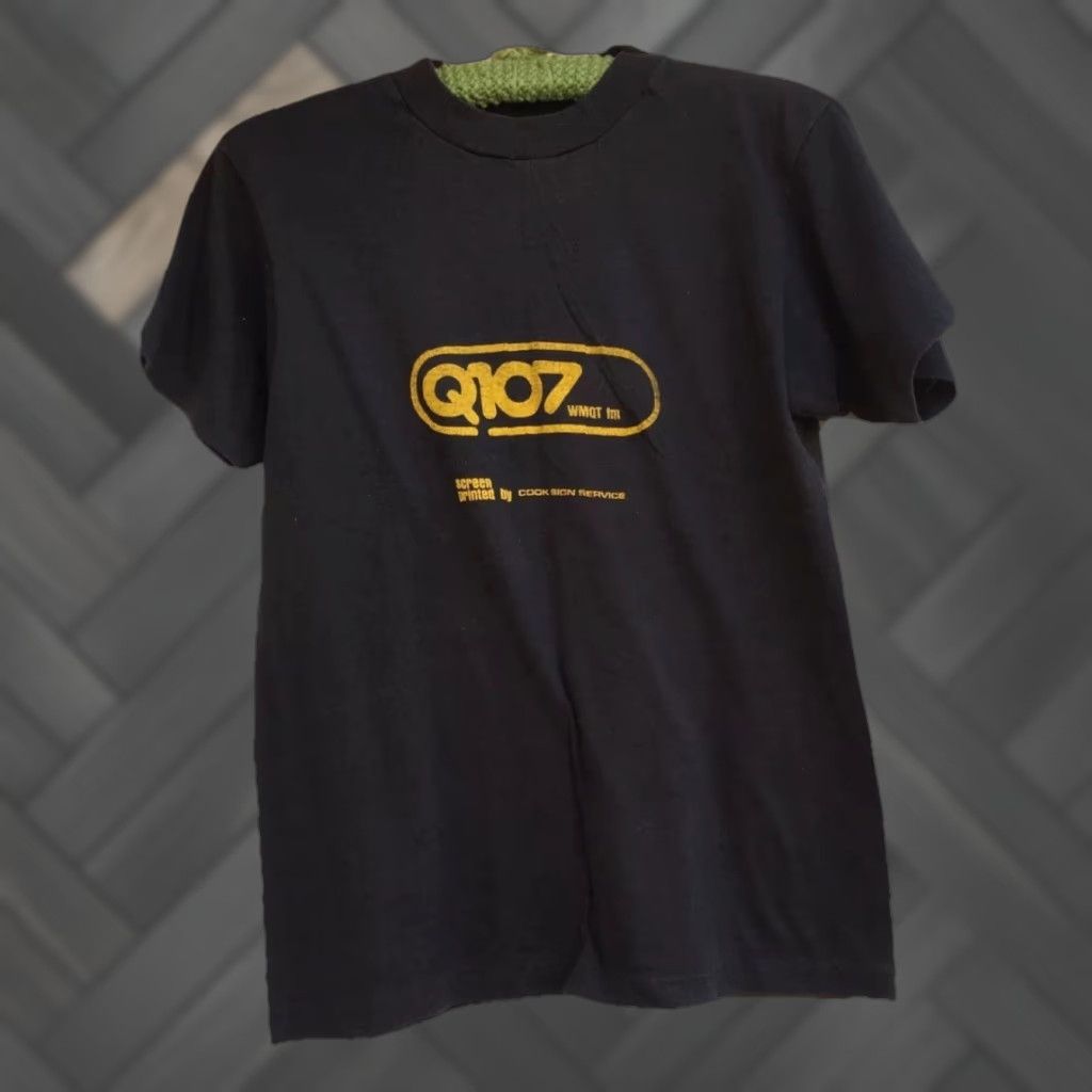 Hanes Vintage Hanes T Shirt Michigan Made In USA Radio Station Tee Size M Black Yellow Printing WMQT Q107 fm Mens Graphic Tee 70s 80s Kw/Radio Size US M / EU 48-50 / 2 - 1 Thumbnail