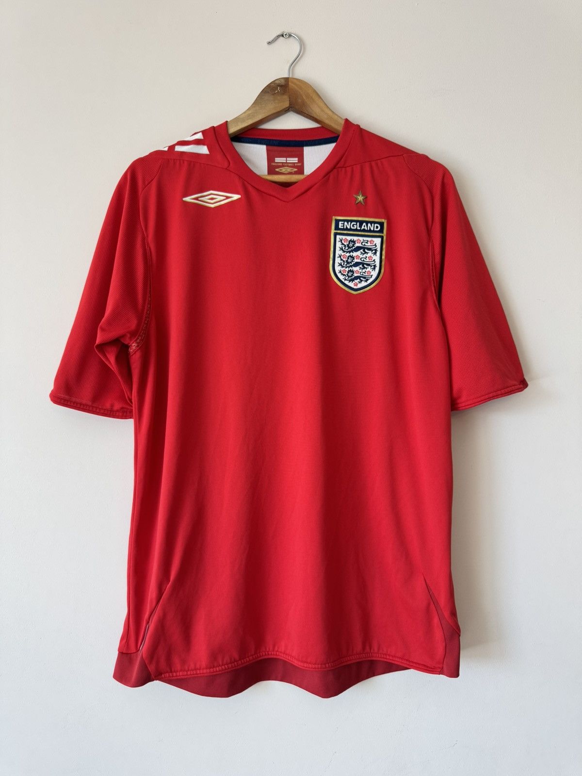 Umbro Vintage England 2006-2007 Away Soccer Jersey Umbro Football Size US L / EU 52-54 / 3 - 1 Thumbnail