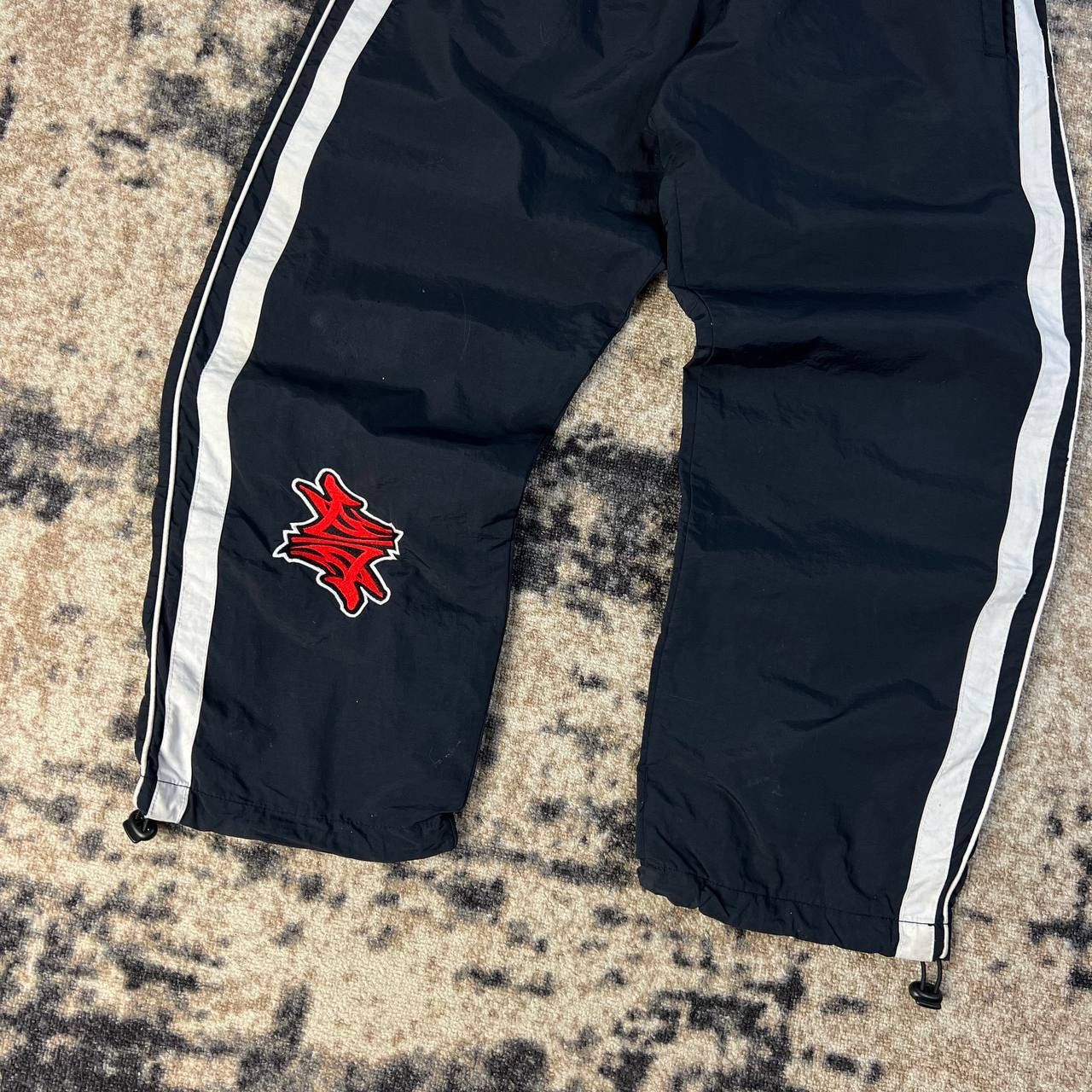 Japanese Brand Japanese Y2K Big Logo Nylon Parachute Track Pants Size US 30 / EU 46 - 4 Thumbnail