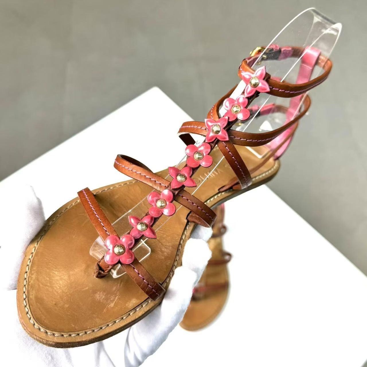 Louis Vuitton LOUIS VUITTON Flower Leather Sandals Size US 5.5 / IT 35.5 - 2 Thumbnail