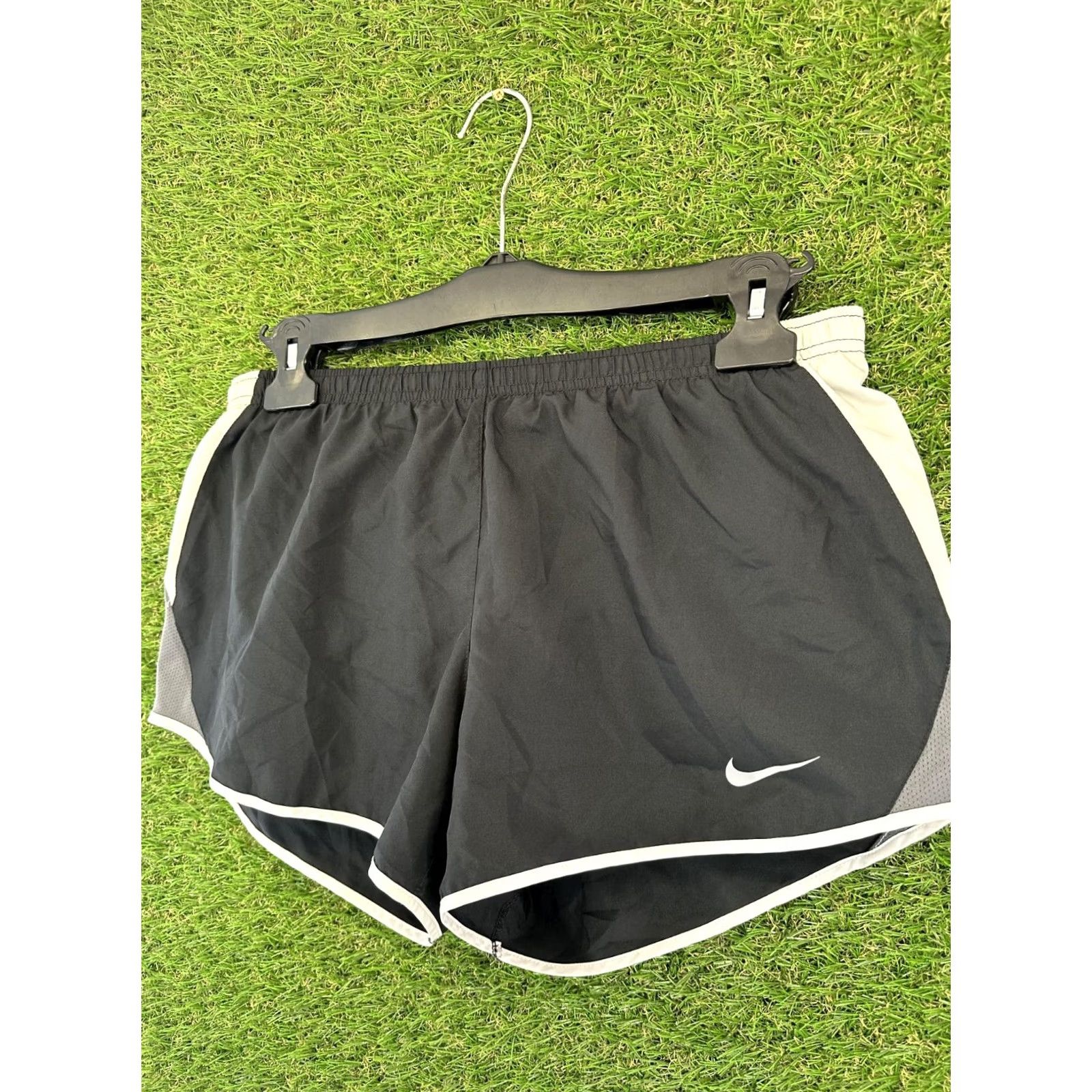 Nike NIKE W DRY SHORTS Women Training Run Running Sport Shorts L Red Navy Blue Nike Dri-FIT Trainers & Workout Shorts Women Size 36" / US 14 / IT 50 - 2 Thumbnail