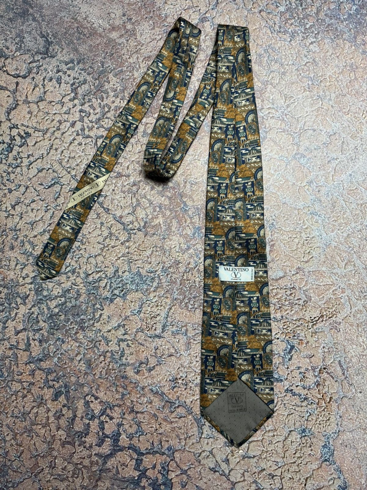 Valentino × Vintage Vintage VALENTINO tie made in Italy🇮🇹 Size ONE SIZE - 2 Thumbnail