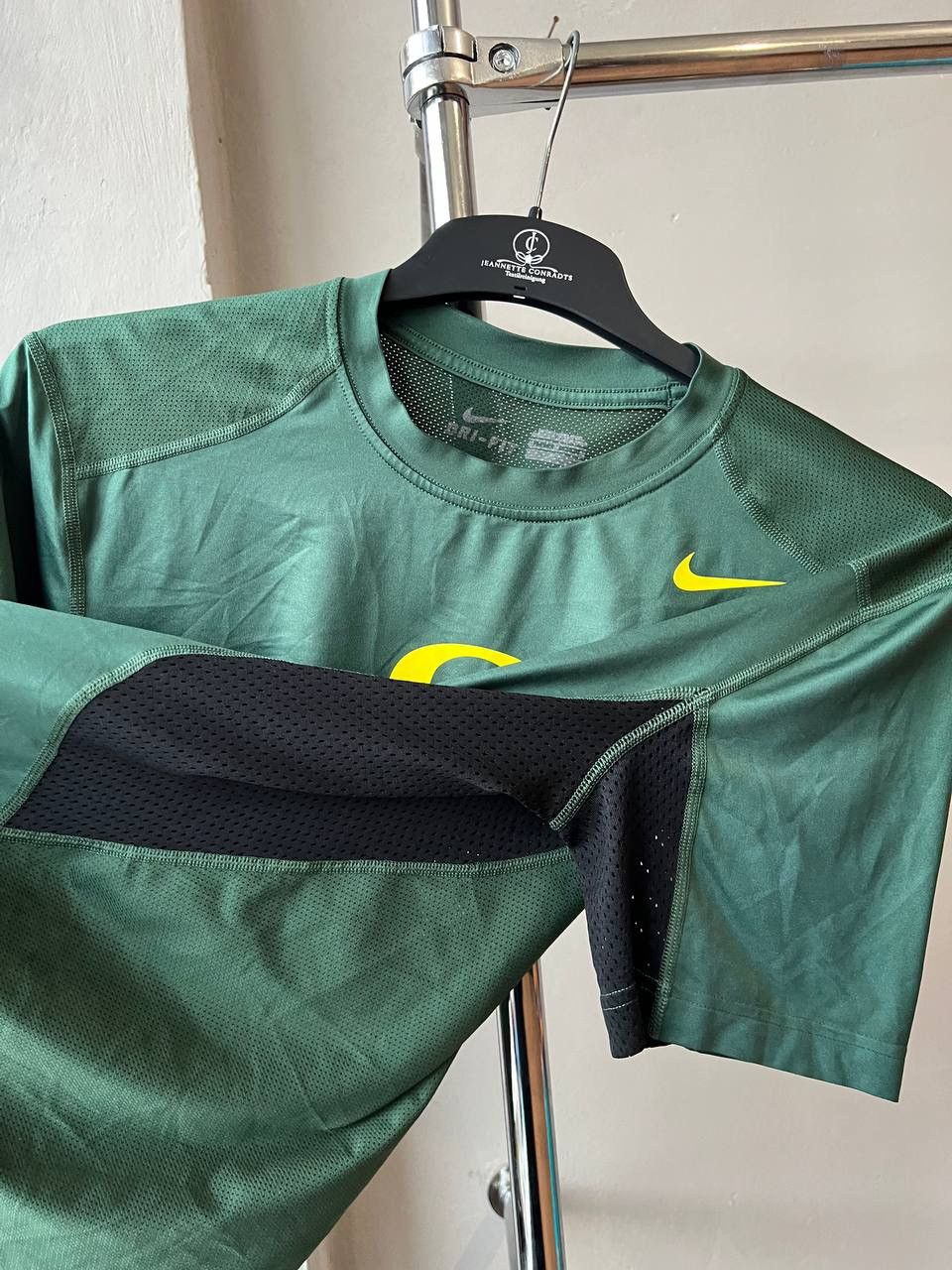 Nike 2014 OREGON DUCKS BIG LOGO TRAINING NIKE JERSEY T SHIRT SZ M Size US M / EU 48-50 / 2 - 8 Thumbnail