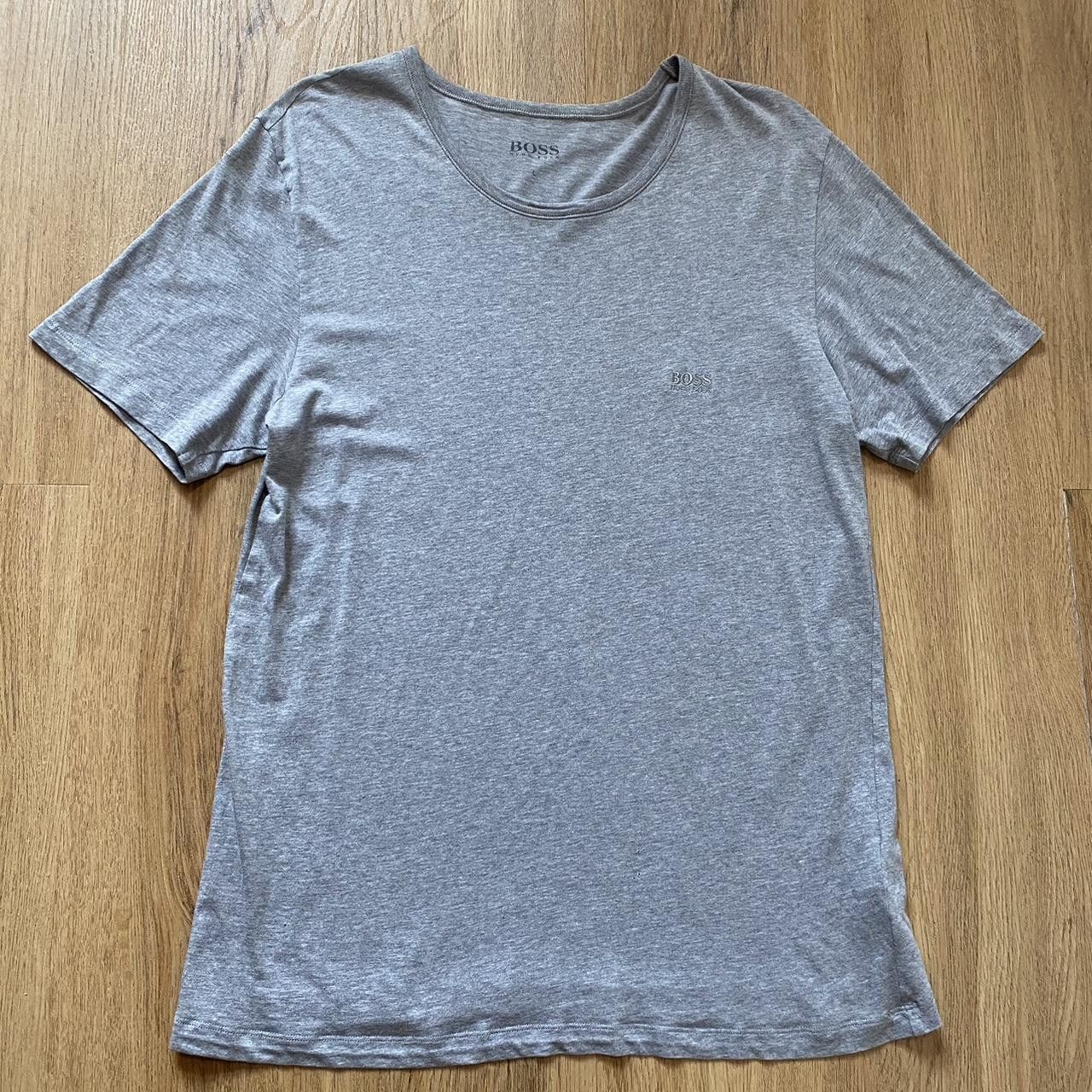 Hugo Boss Hugo Boss Embroidered T-shirt Casual Premium Size US L / EU 52-54 / 3 - 1 Thumbnail