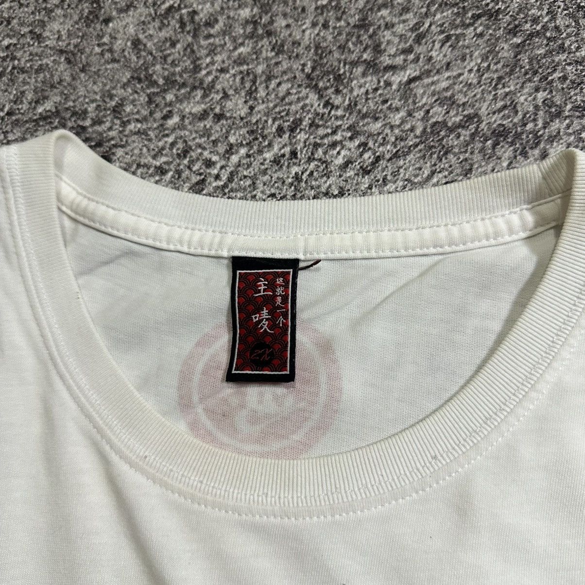 Beauty Beast TSHIRT BLANC ET ROUGE JAPANESE DEMONS Size US L / EU 52-54 / 3 - 7 Thumbnail