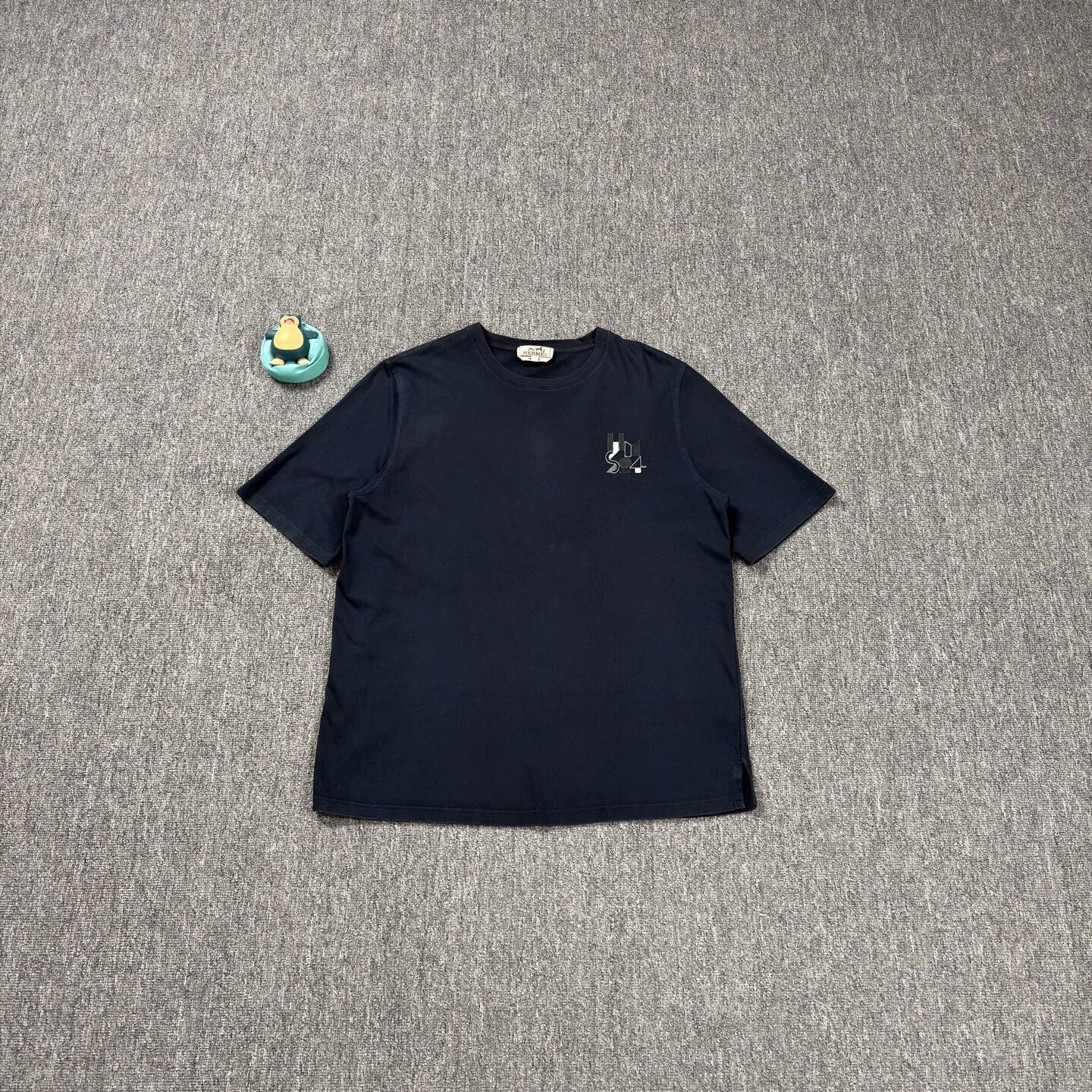 Hermes Hermes 24 Navy Leather Print Short-Sleeve Tee L Mint Size US L / EU 52-54 / 3 - 1 Thumbnail