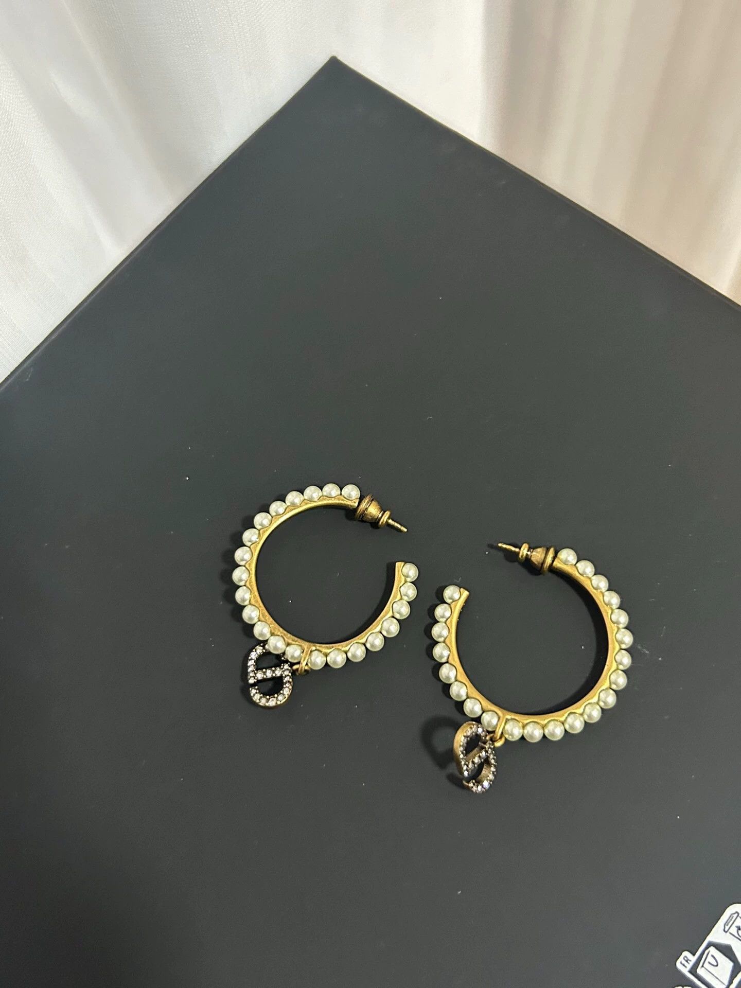 Dior Dior Pearl Hoop Earrings 99 New No Accessories Size ONE SIZE - 2 Thumbnail