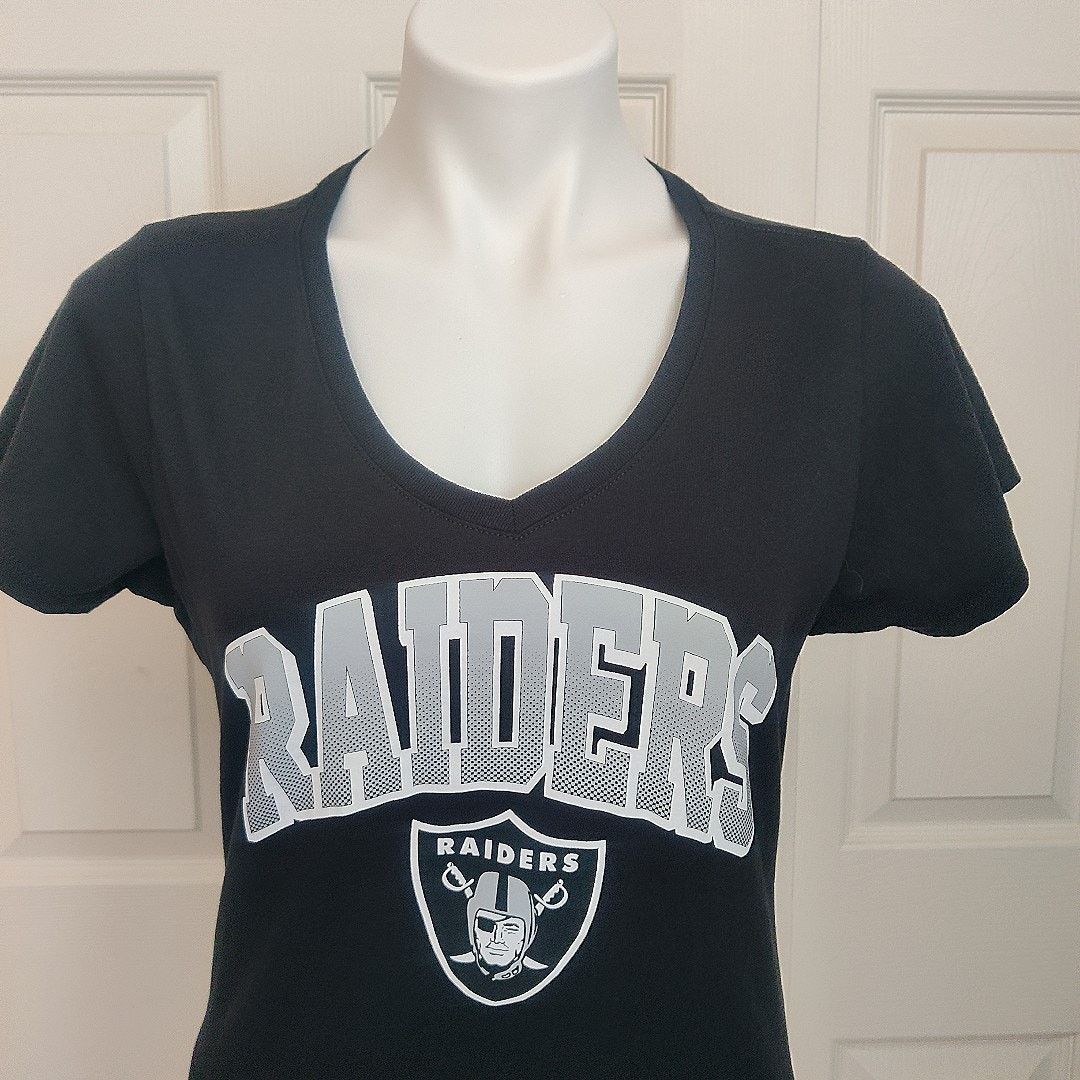 NFL Las Vegas Raiders V-neck tee and clear drawstring bag bundle Size M / US 6-8 / IT 42-44 - 4 Thumbnail