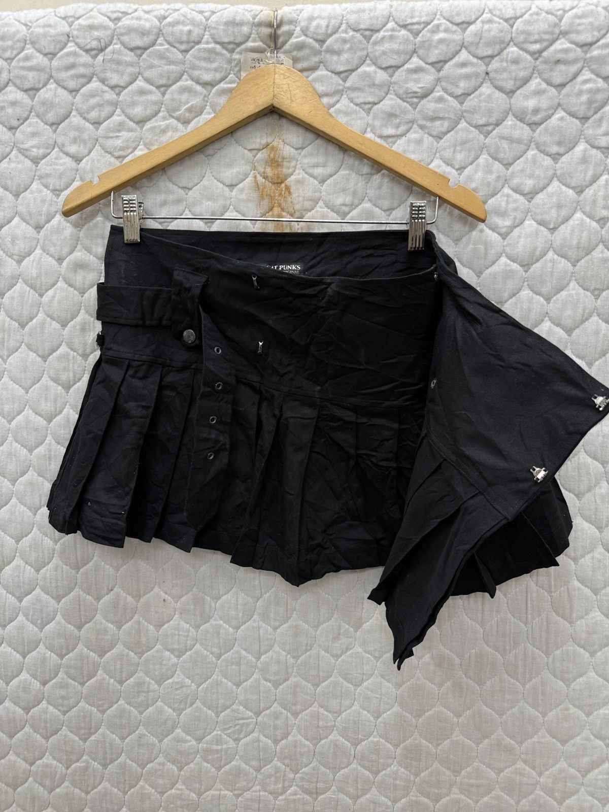 Seditionaries 🔥🔥🔥ARCHIVE HELL CAT PUNKS PLEATED SKIRTS Size 30" / US 8 / IT 44 - 2 Thumbnail