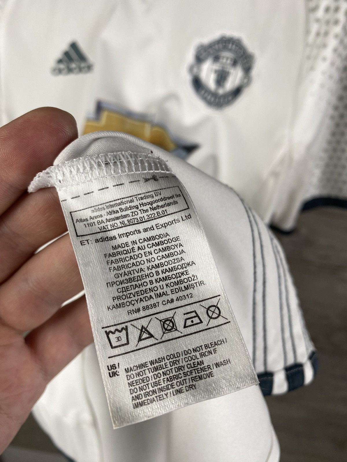 Adidas White Adidas Machester United size L football shirt Size US L / EU 52-54 / 3 - 10 Thumbnail