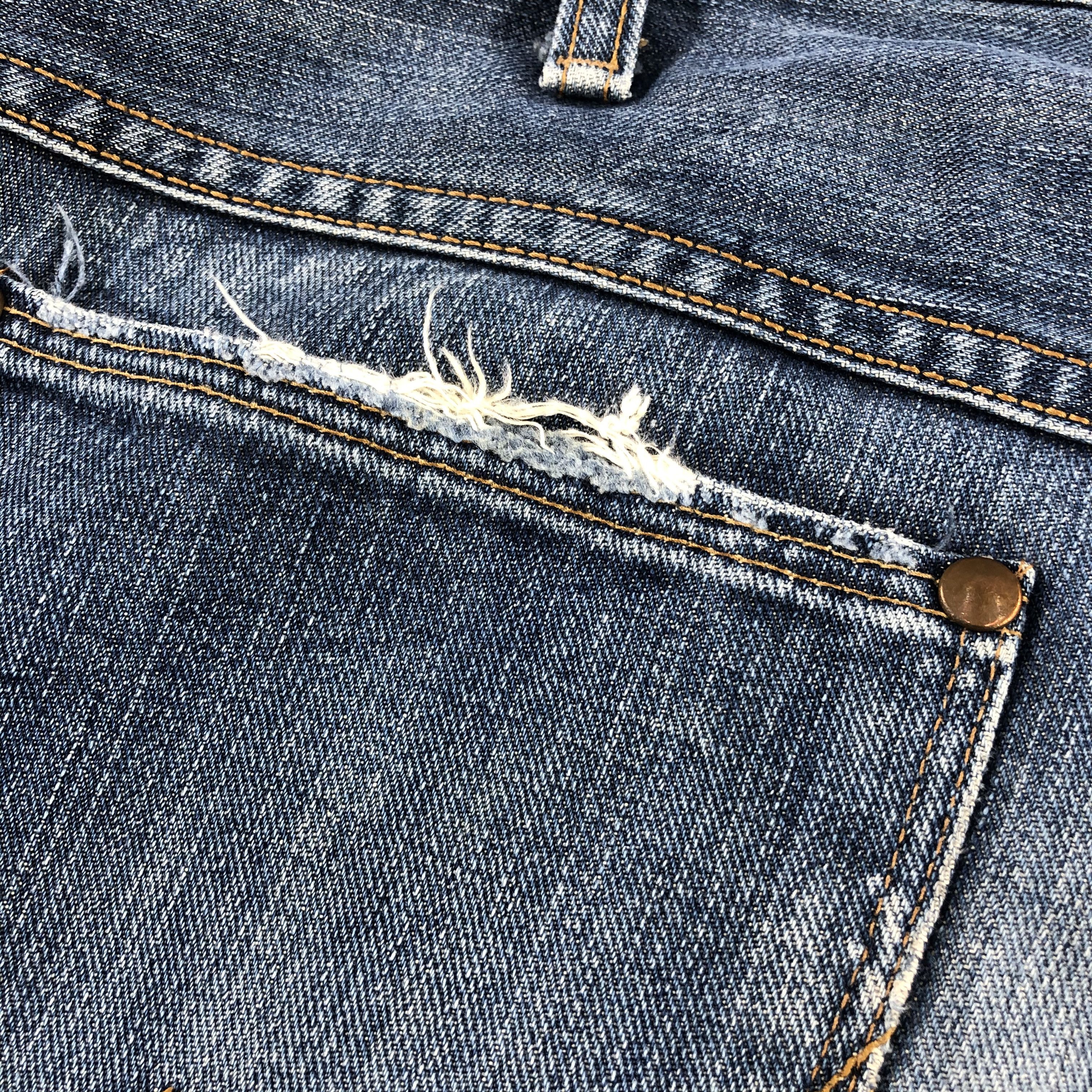 Vintage Vintage Blue Wash Wrangler Jeans-J1891 Size US 35 - 9 Thumbnail