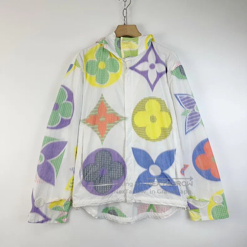 Louis Vuitton Louis Vuitton White three-flower full-printed assault jack Size US S / EU 44-46 / 1 - 1 Thumbnail
