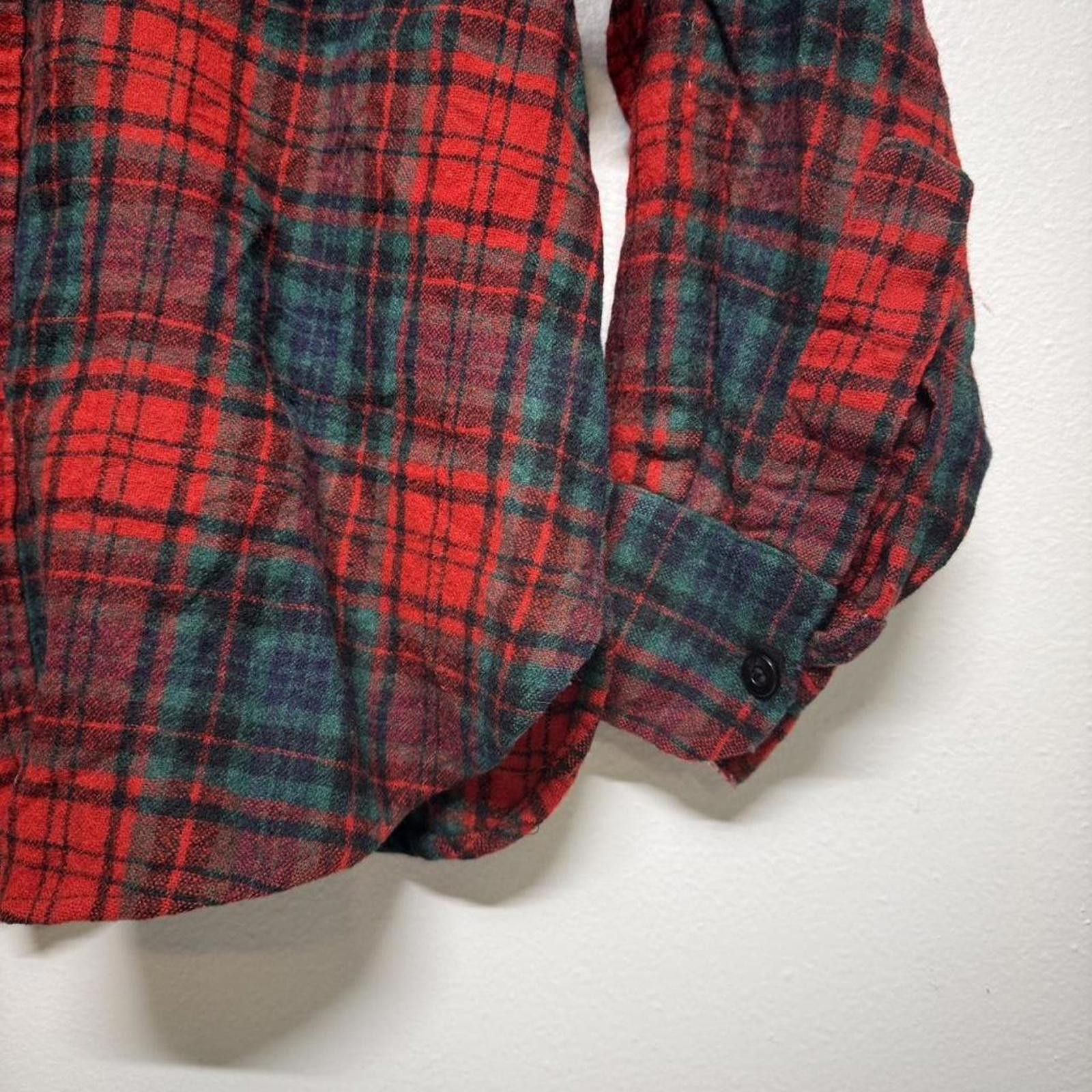 Woolrich Woolen Mills True vintage 1960s Woolrich classic flannel M/L Size US L / EU 52-54 / 3 - 5 Thumbnail