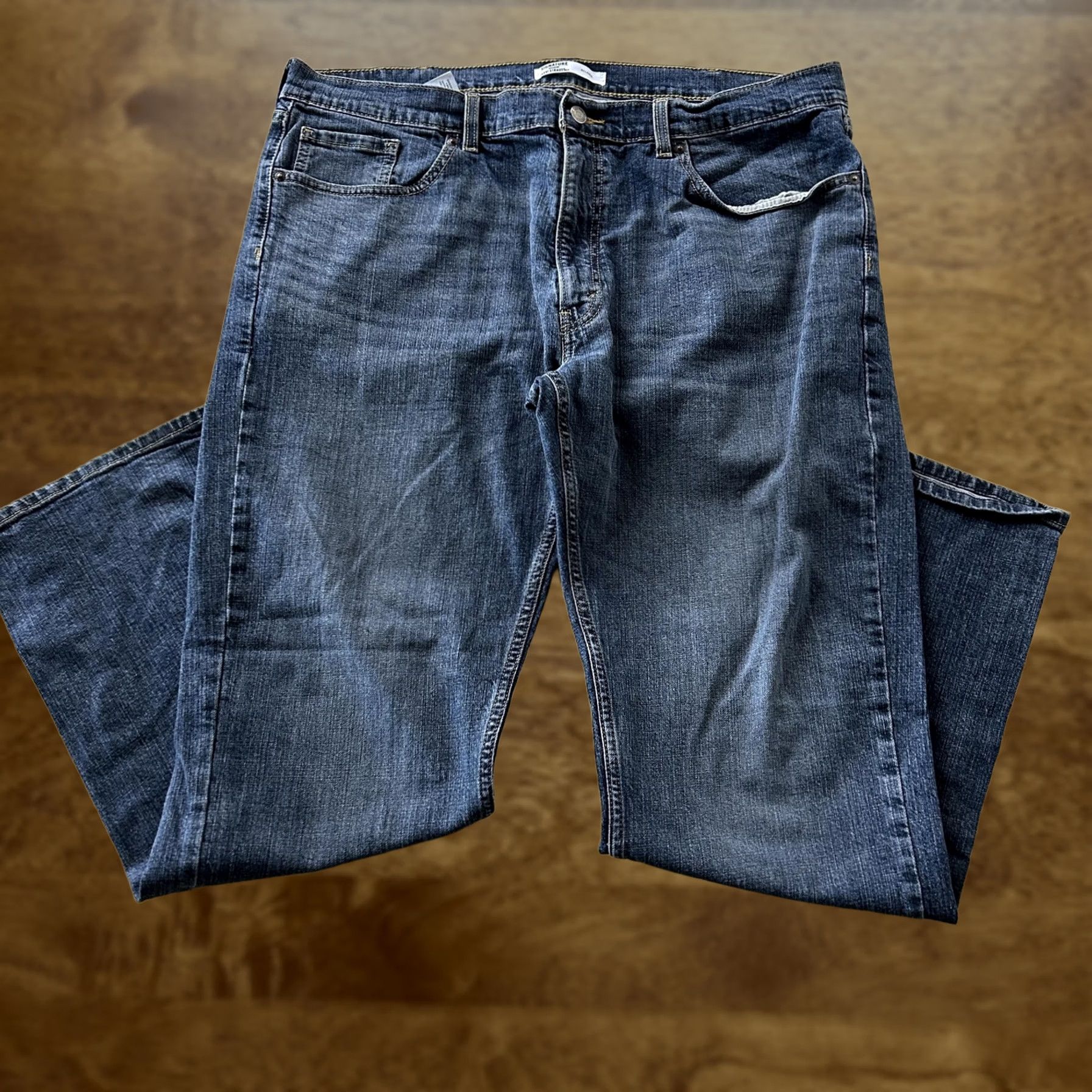 Vintage Signature Levi Strauss Jeans Mens 40x32 Medium Wash Blue Denim Relaxed Straight Jeans Mens 40x32 Blue Denim Size US 40 / EU 56 - 1 Thumbnail
