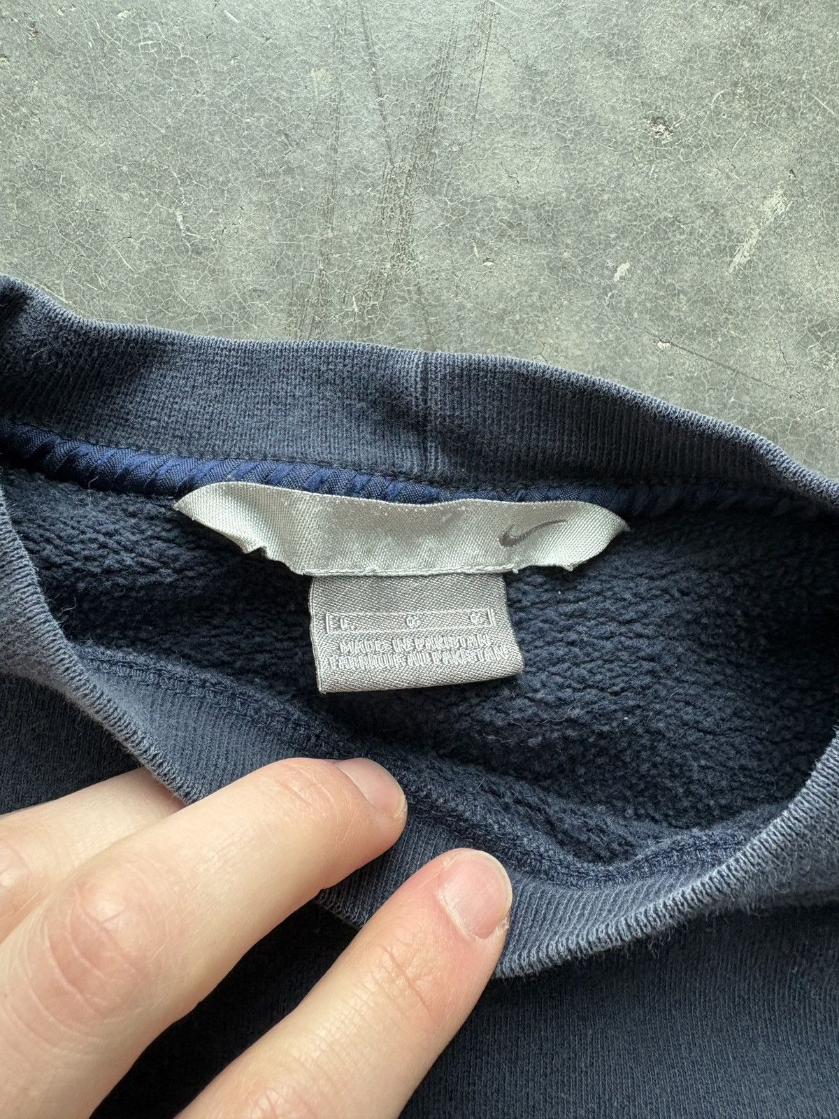 Nike Vintage Y2K Nike Crewneck Sweatshirt Embroidered Boxy Fit Size US L / EU 52-54 / 3 - 3 Thumbnail