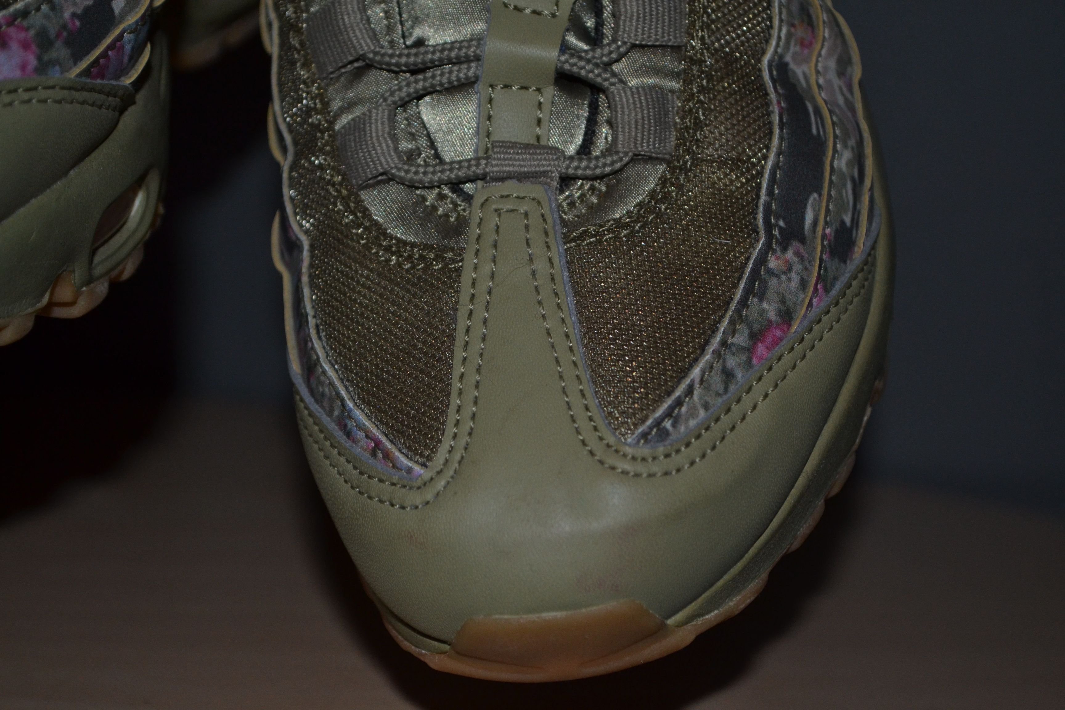 Nike Nike Air Max 95 Floral Camo Olive Womens Size 7 AQ6385-200 Size US 7 / IT 37 - 7 Thumbnail