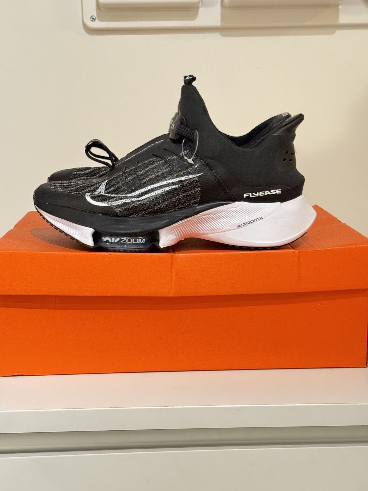 Nike Air Zoom Tempo Next% Flyease Size US 10 / EU 43 - 2 Thumbnail
