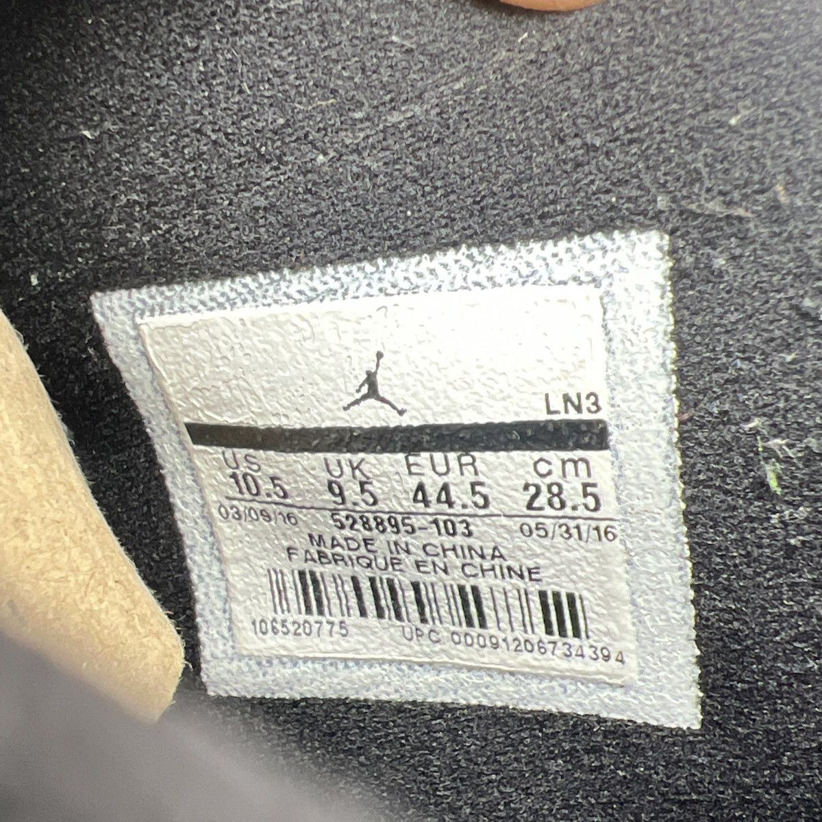 Jordan Brand Air Jordan 11 low closing moments Size US 10.5 / EU 43-44 - 8 Thumbnail