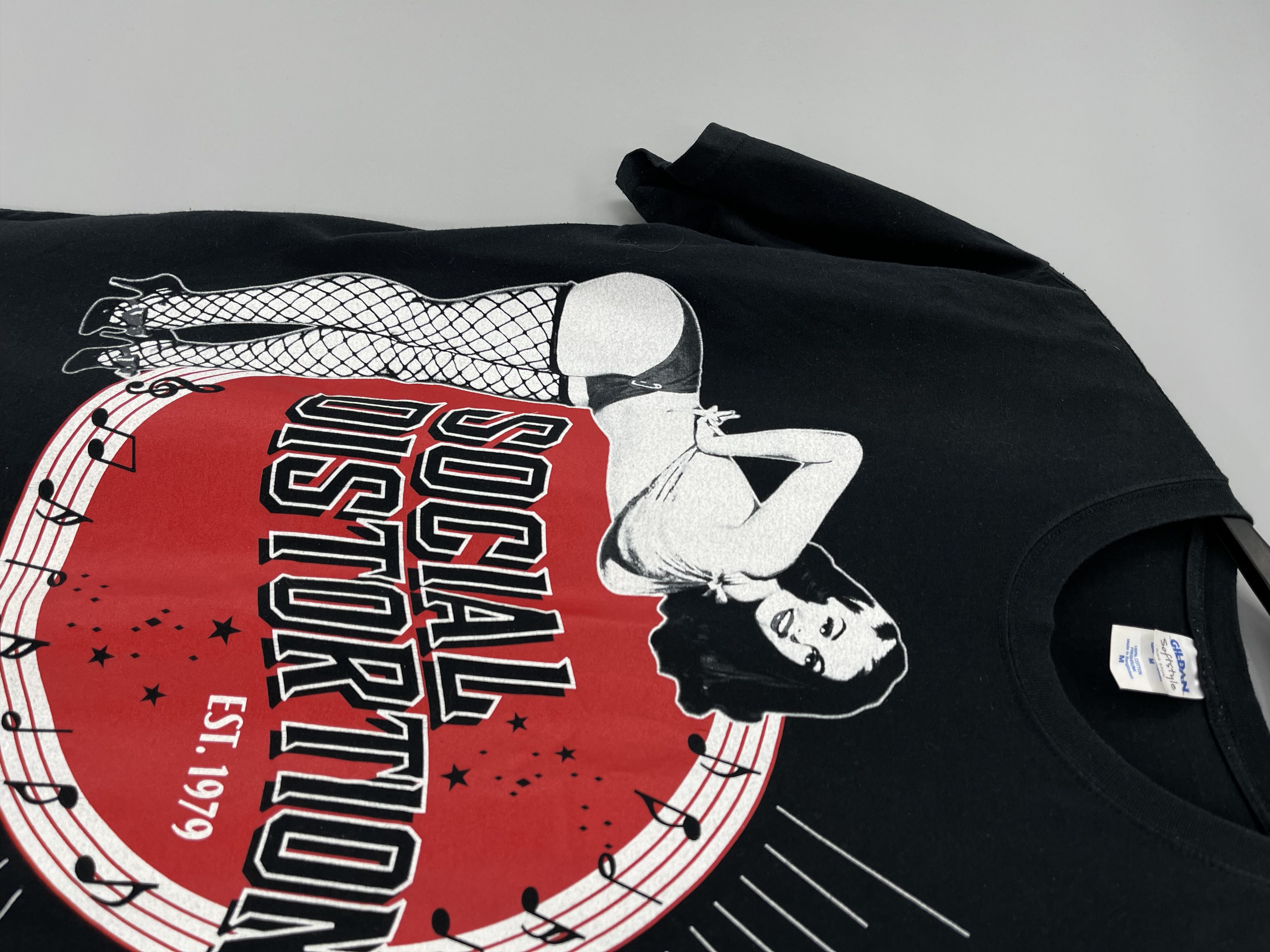 Band Tees × Vintage Vintage Social Distortion Punk Band Sexy t-shirt Y2K Size US M / EU 48-50 / 2 - 8 Thumbnail