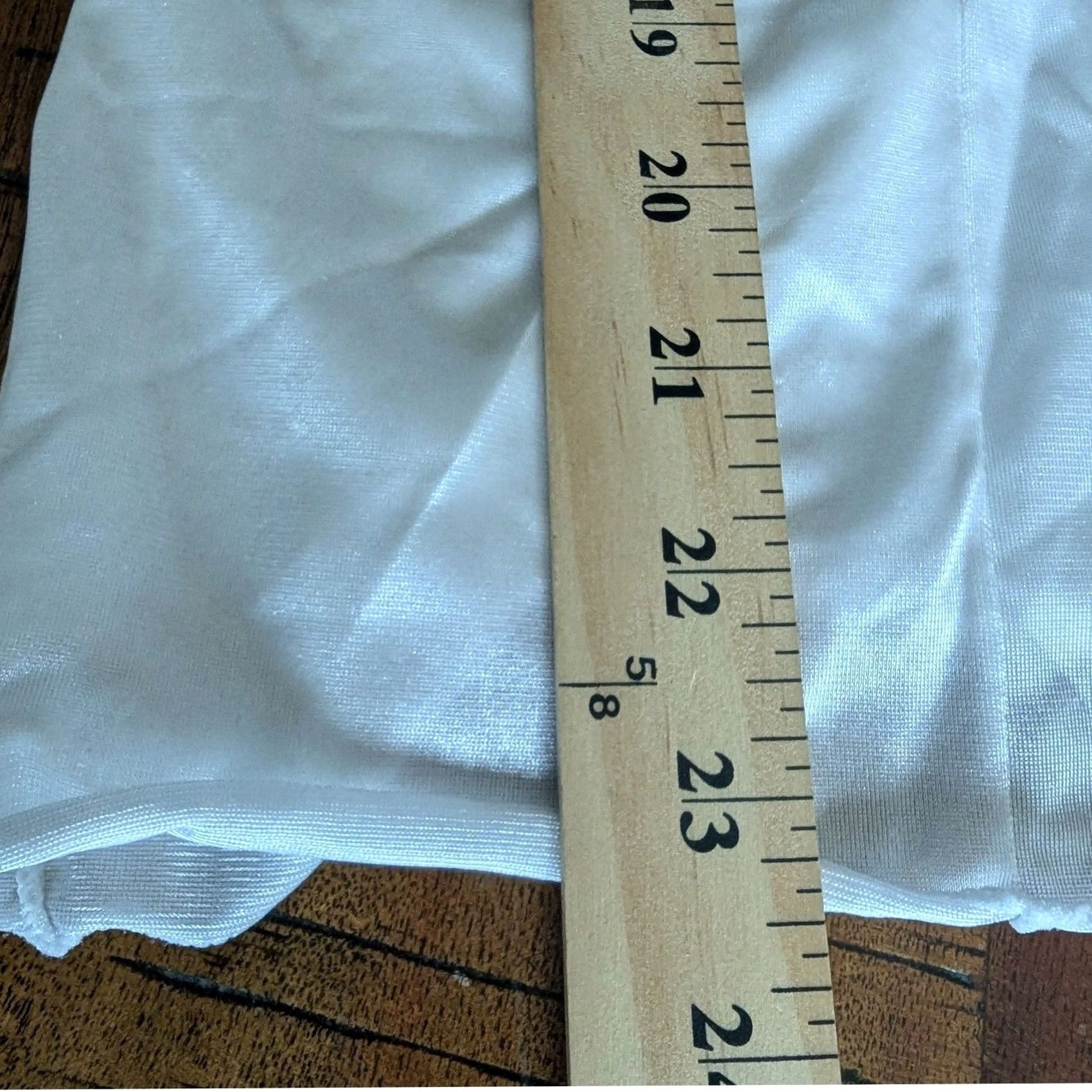 Vintage VINTAGE Velrose White Lace Trim Camisole Shell VNeck Scoop Back Tank Top Bridal S/M Womens Size M / US 6-8 / IT 42-44 - 5 Thumbnail