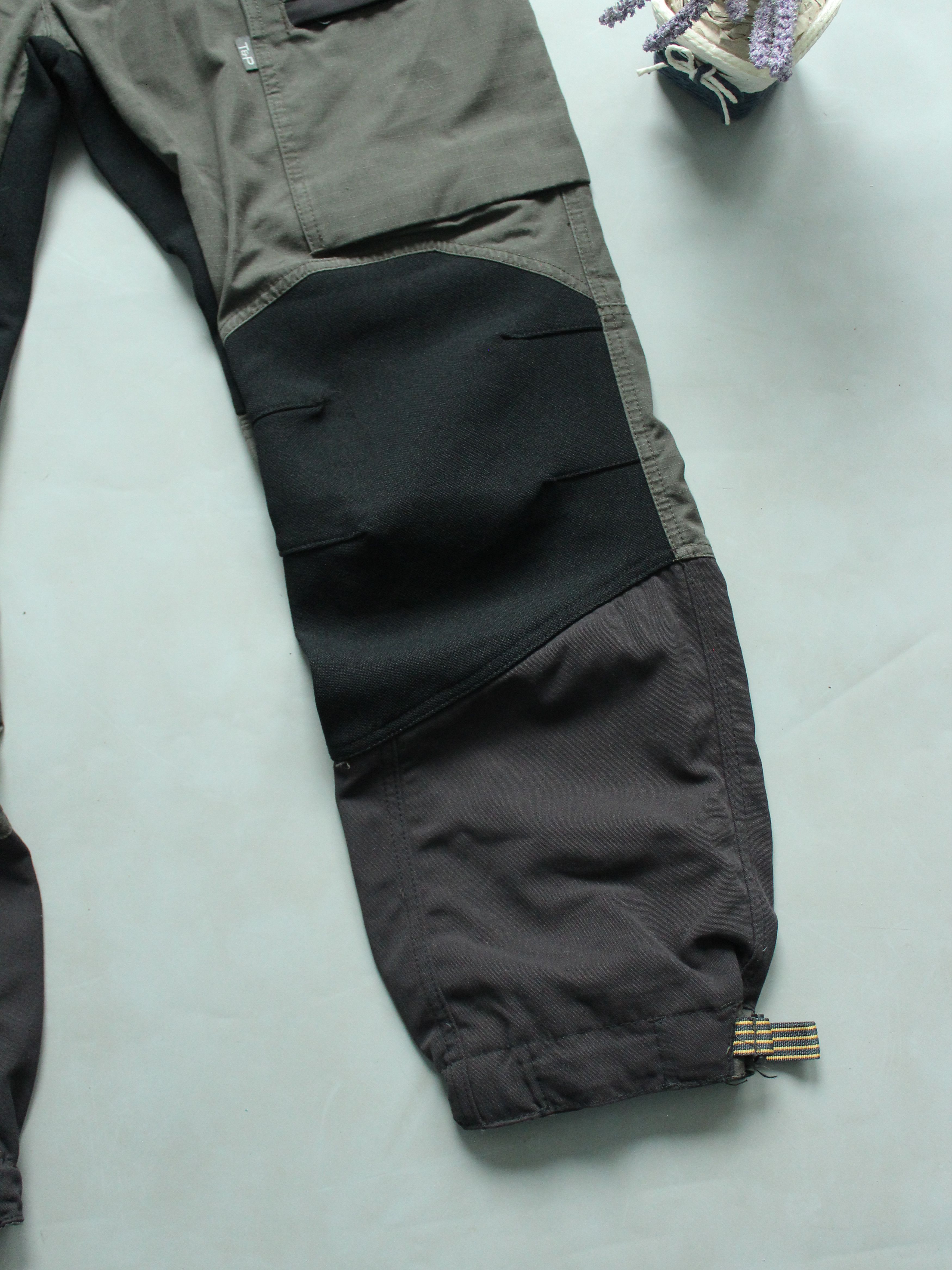 Vintage Mens Outdoor trekking pants ventilated cargo 48 M vintage Size US 32 / EU 48 - 5 Thumbnail