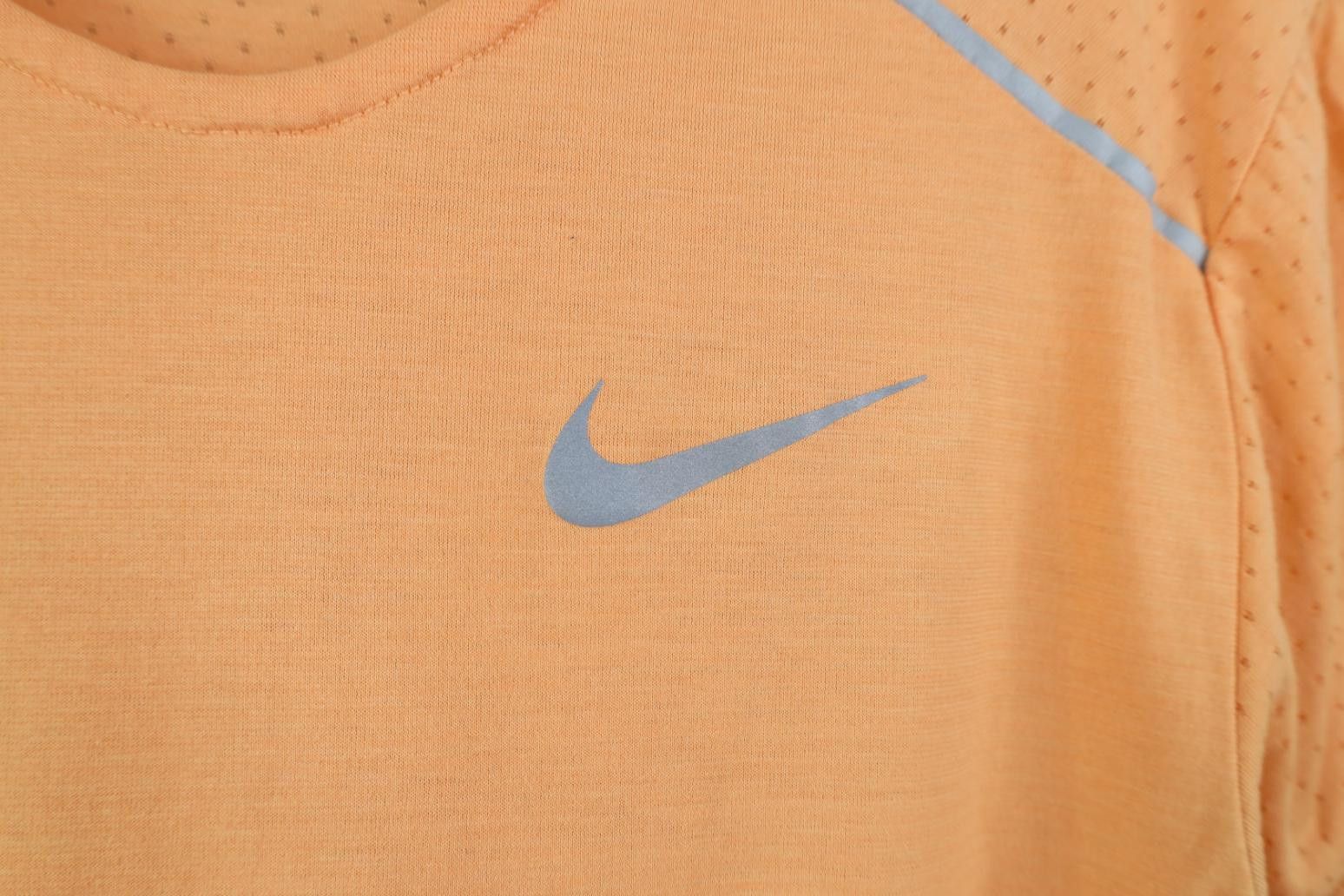 Nike Nike Running Breathe 365 Mesh Short Sleeve T-Shirt Size US M / EU 48-50 / 2 - 7 Thumbnail