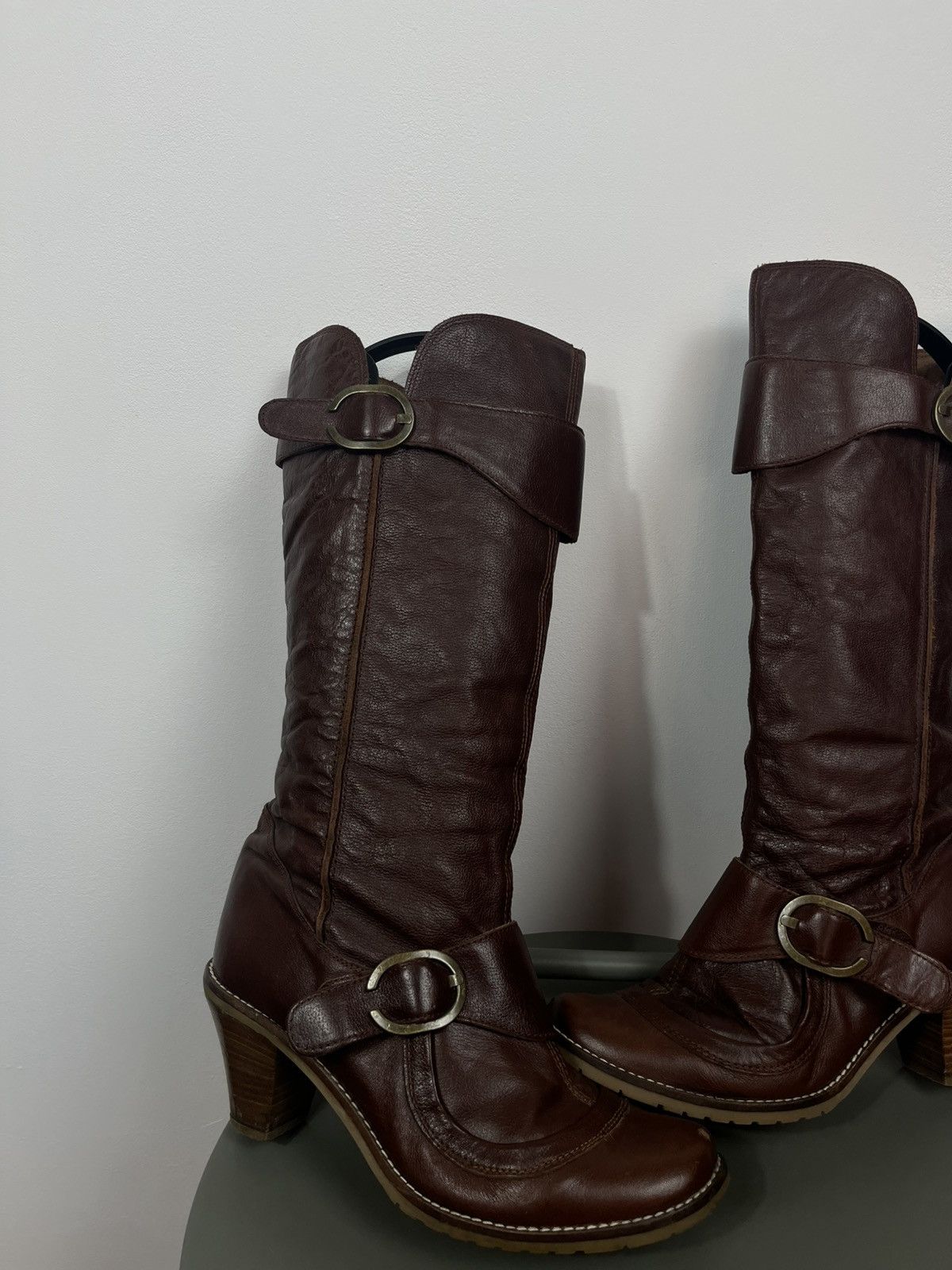 Other Women’s Brown Leather Knee High Boots Buckle Heel EU 40 Size US 9 / IT 39 - 2 Thumbnail