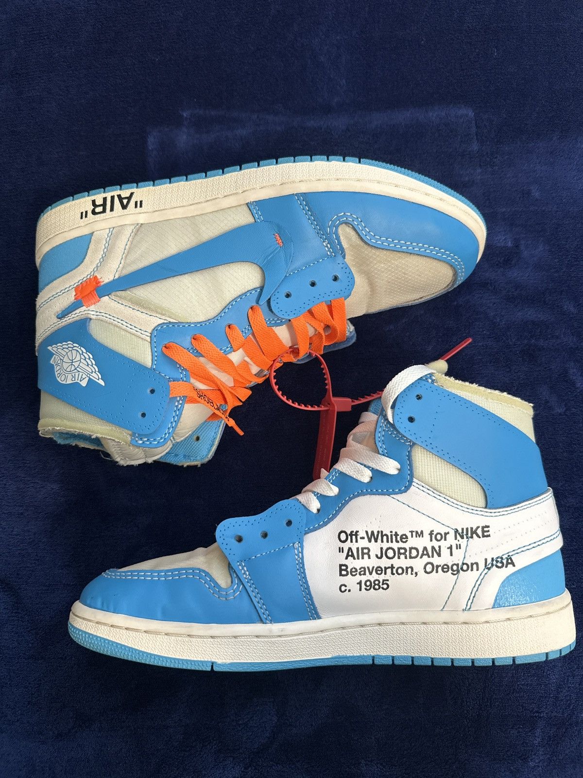 Off-White AIR JORDAN 1 x OFF-WHITE UNC Size US 9.5 / EU 42-43 - 2 Thumbnail