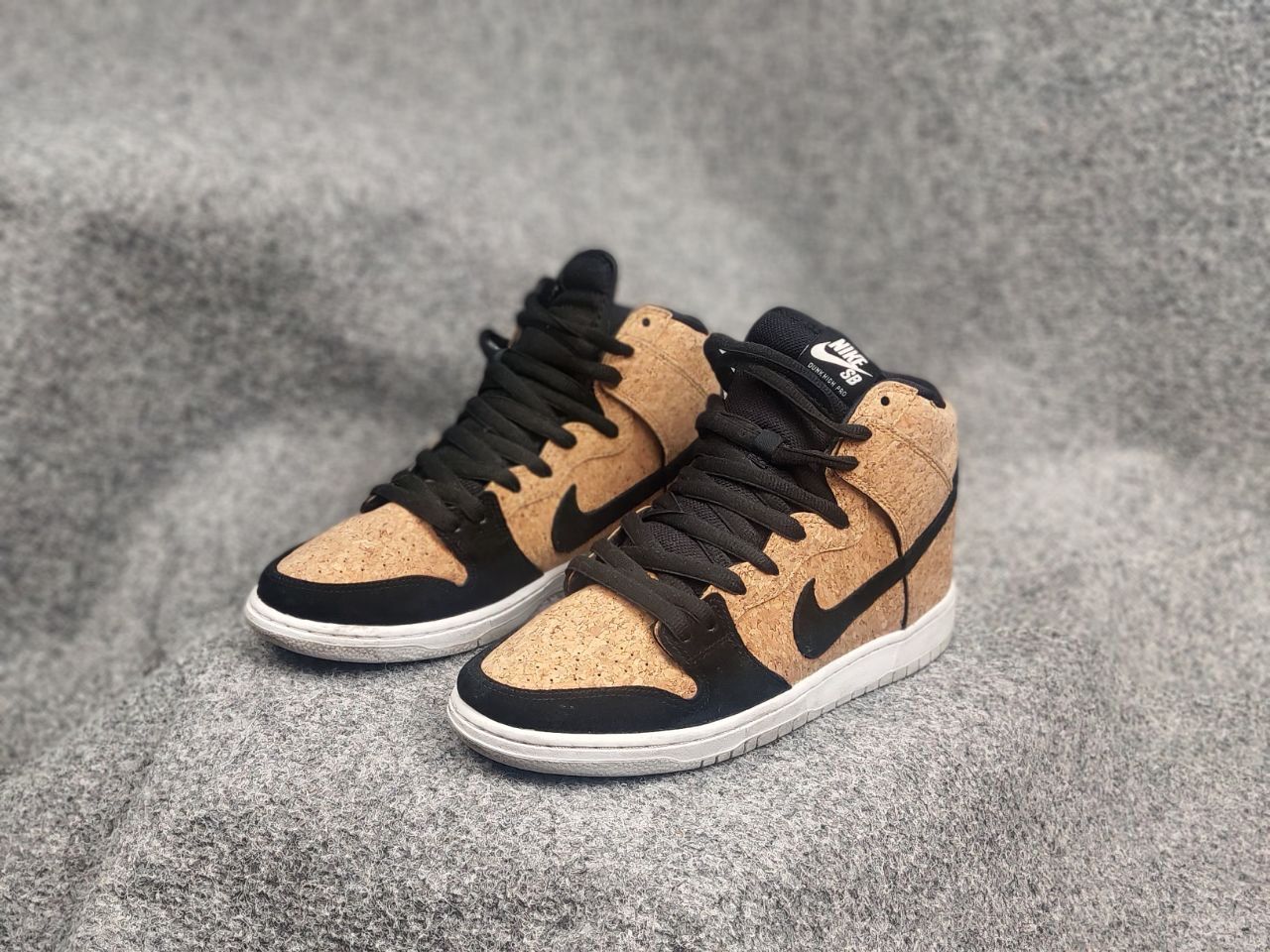 Nike Rare Nike SB Dunk High Premium SB Cork Authentic Sneakers Size US 10 / EU 43 - 11 Thumbnail