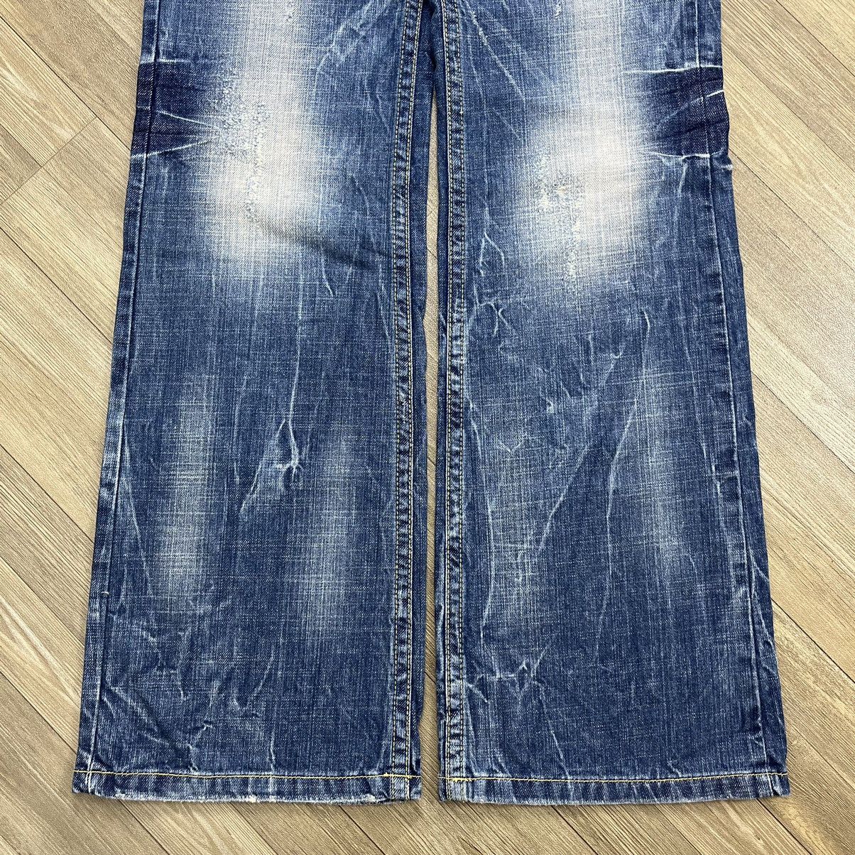 If Six Was Nine Y2K RedPepper Embrodered Distressed Lgb Faded Flared Jeans Size 28" / US 6 / IT 42 - 7 Thumbnail