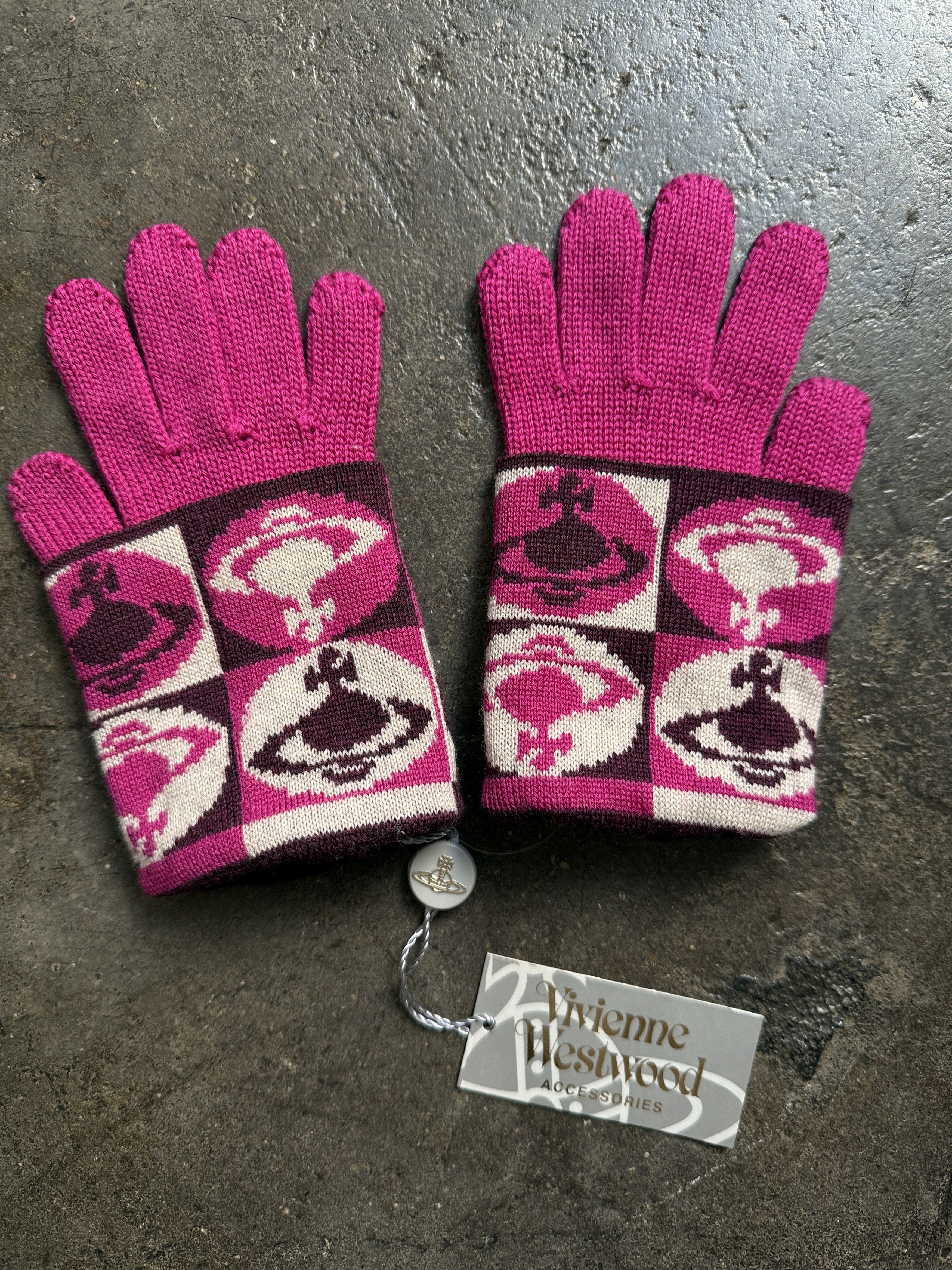 Vivienne Westwood Brand New Vivienne Westwood 100% wool Children Gloves Size ONE SIZE - 1 Thumbnail