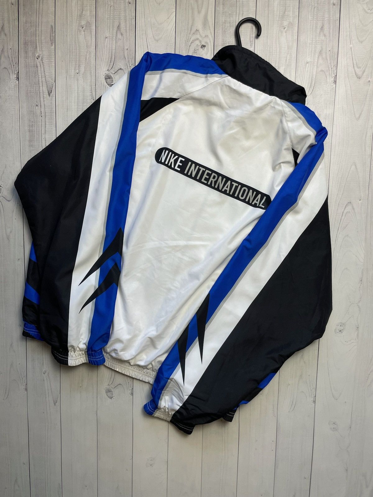 Vintage Vintage Nike International track jacket size XL rare logo Size US XL / EU 56 / 4 - 2 Thumbnail