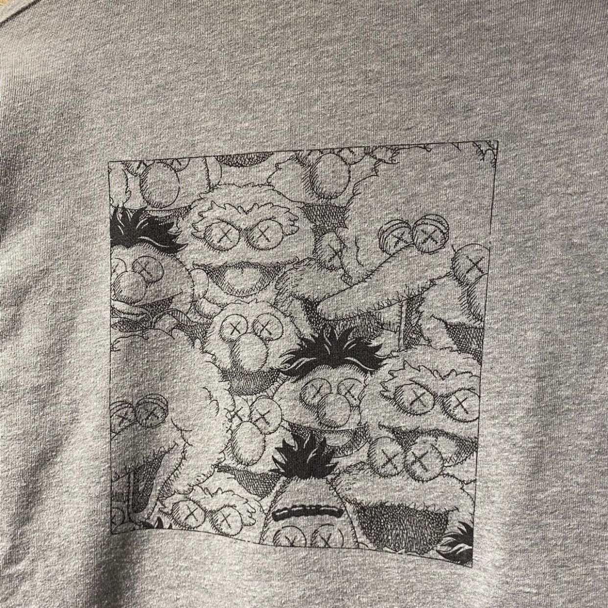 Kaws × Uniqlo Uniqlo Kaws Sesame Street Sweatshirts Size US L / EU 52-54 / 3 - 4 Thumbnail