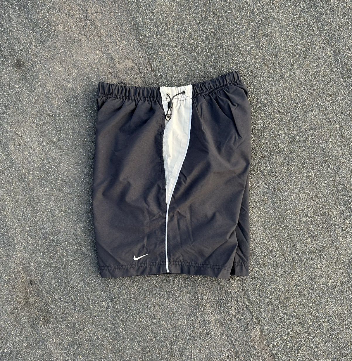 Nike Vintage Nike Nylon Swoosh Shorts Size US 31 - 8 Thumbnail